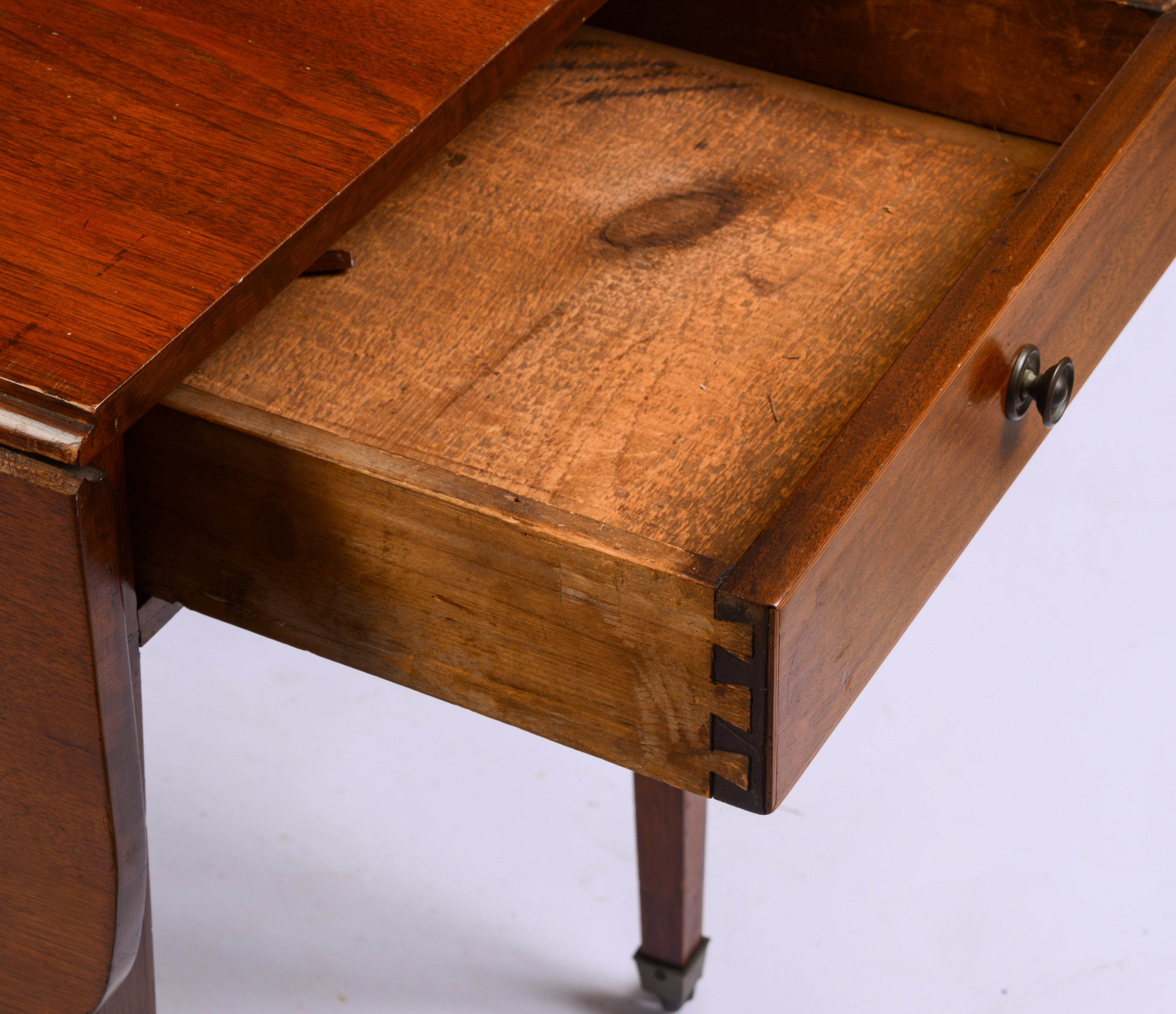 HEPPLEWHITE MAHOGANY PEMBROKE TABLE.
