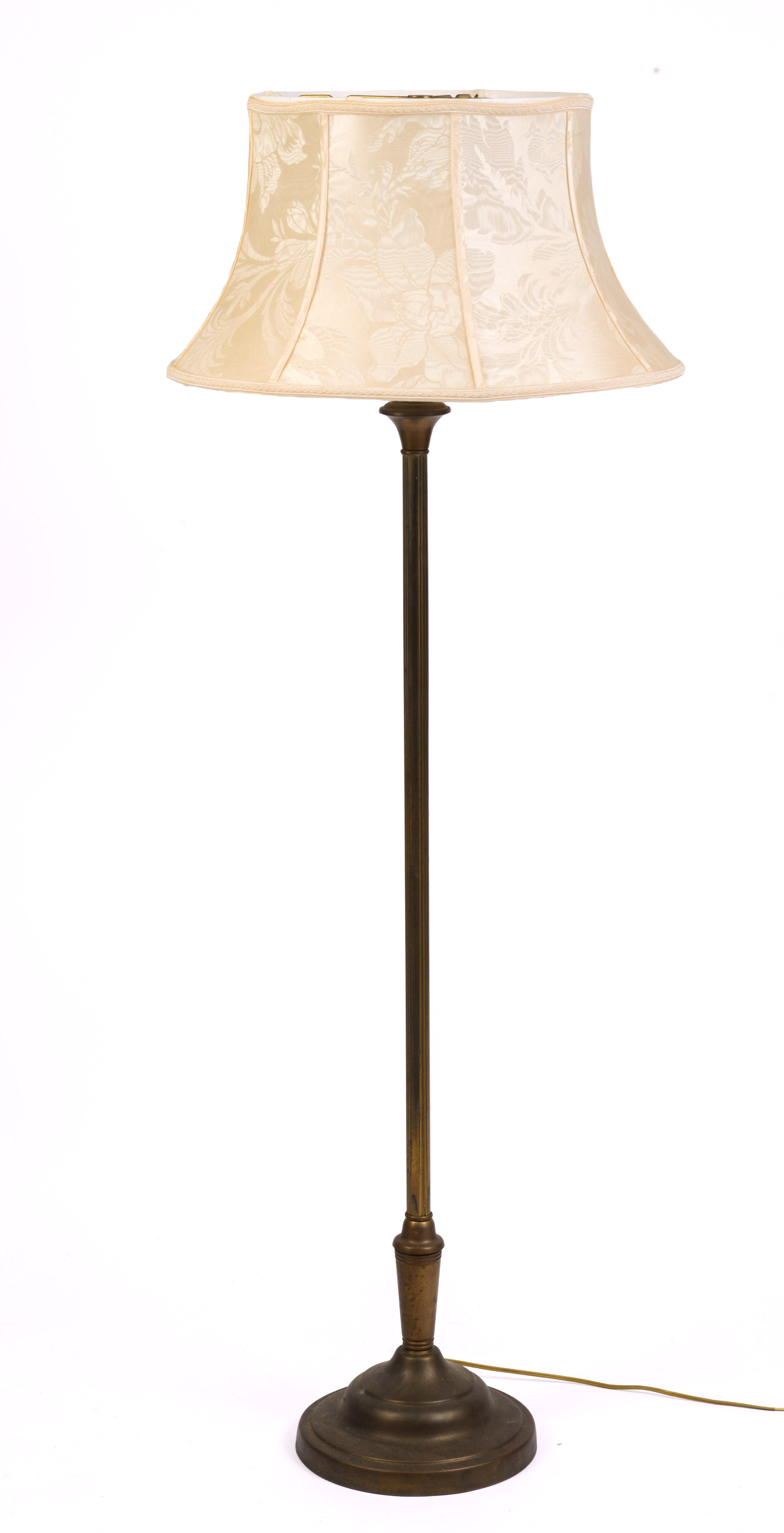 EARLY 20TH CENTURY BRASS FLOOR LAMP.