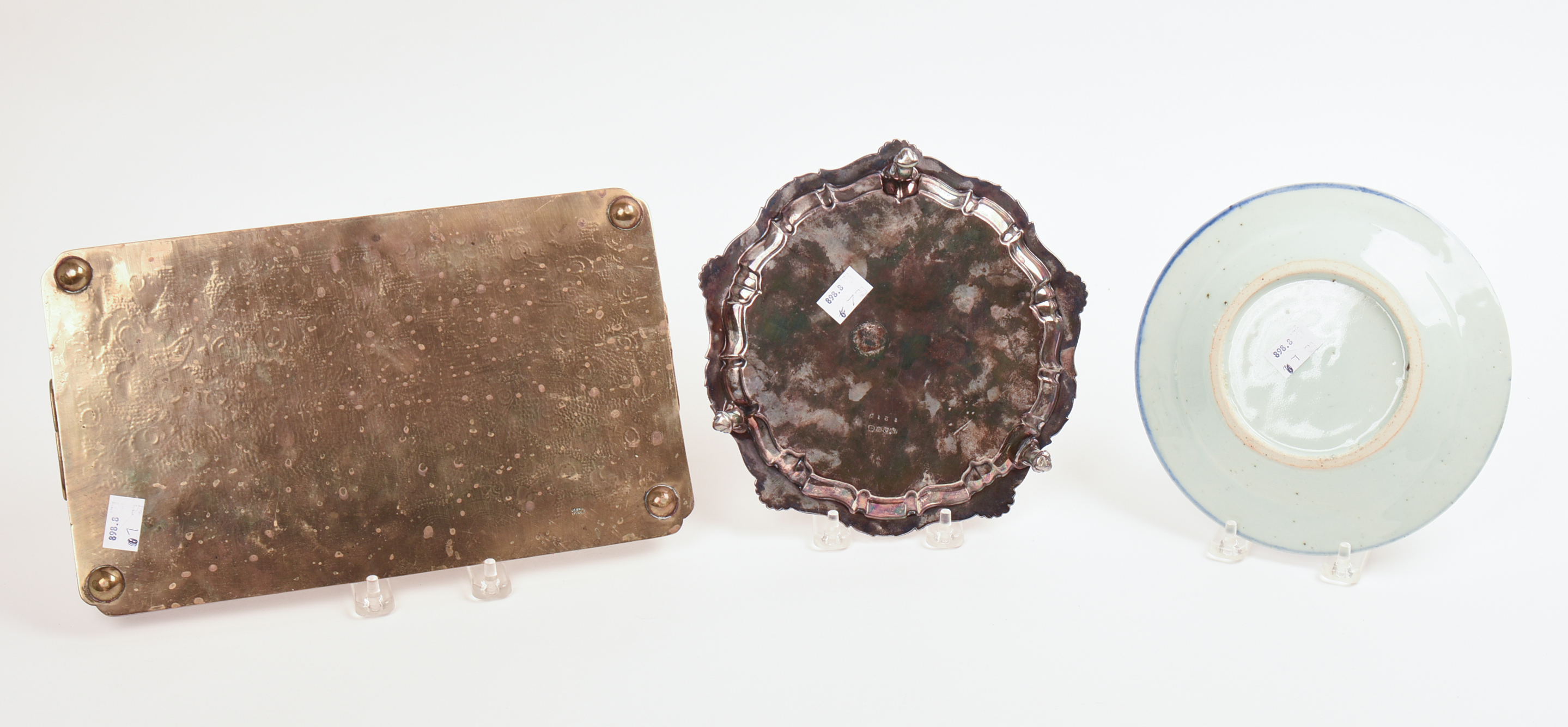 GROUP OF PORCELAIN ITEMS.
