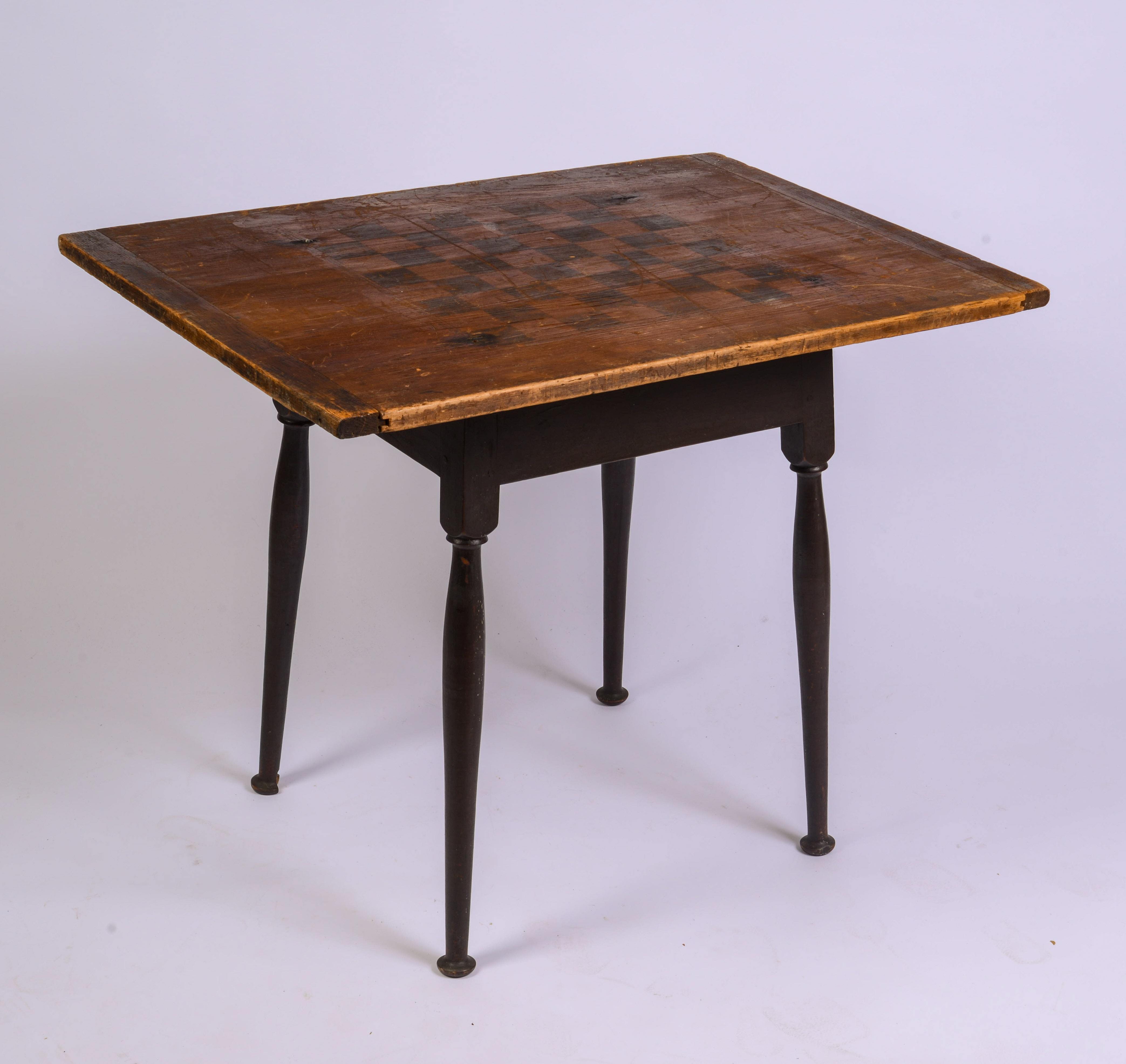 COUNTRY QUEEN ANNE TAP TABLE WITH CHECKERBOARD TOP.