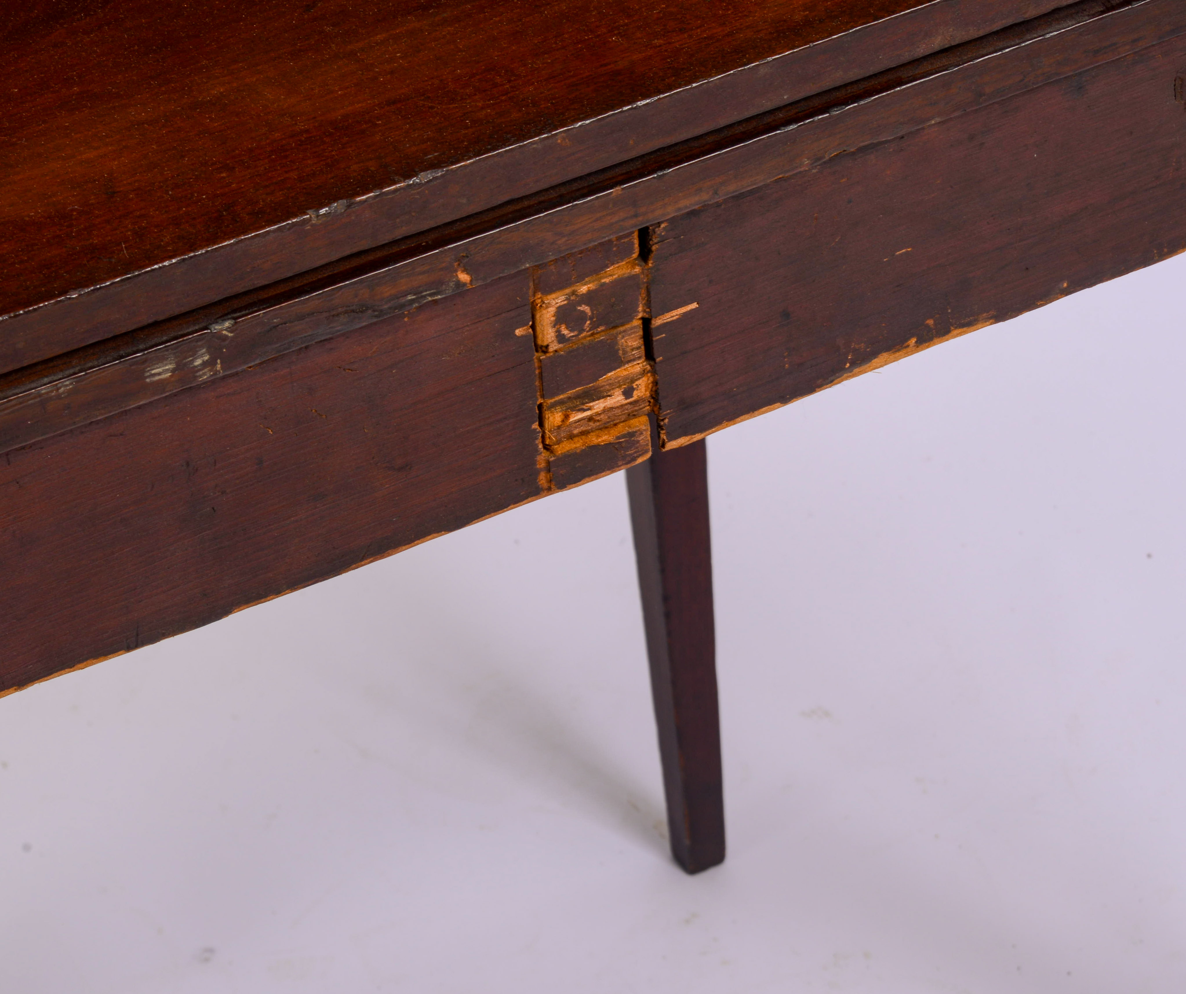 MASSACHUSETTS HEPPLEWHITE CARD TABLE.