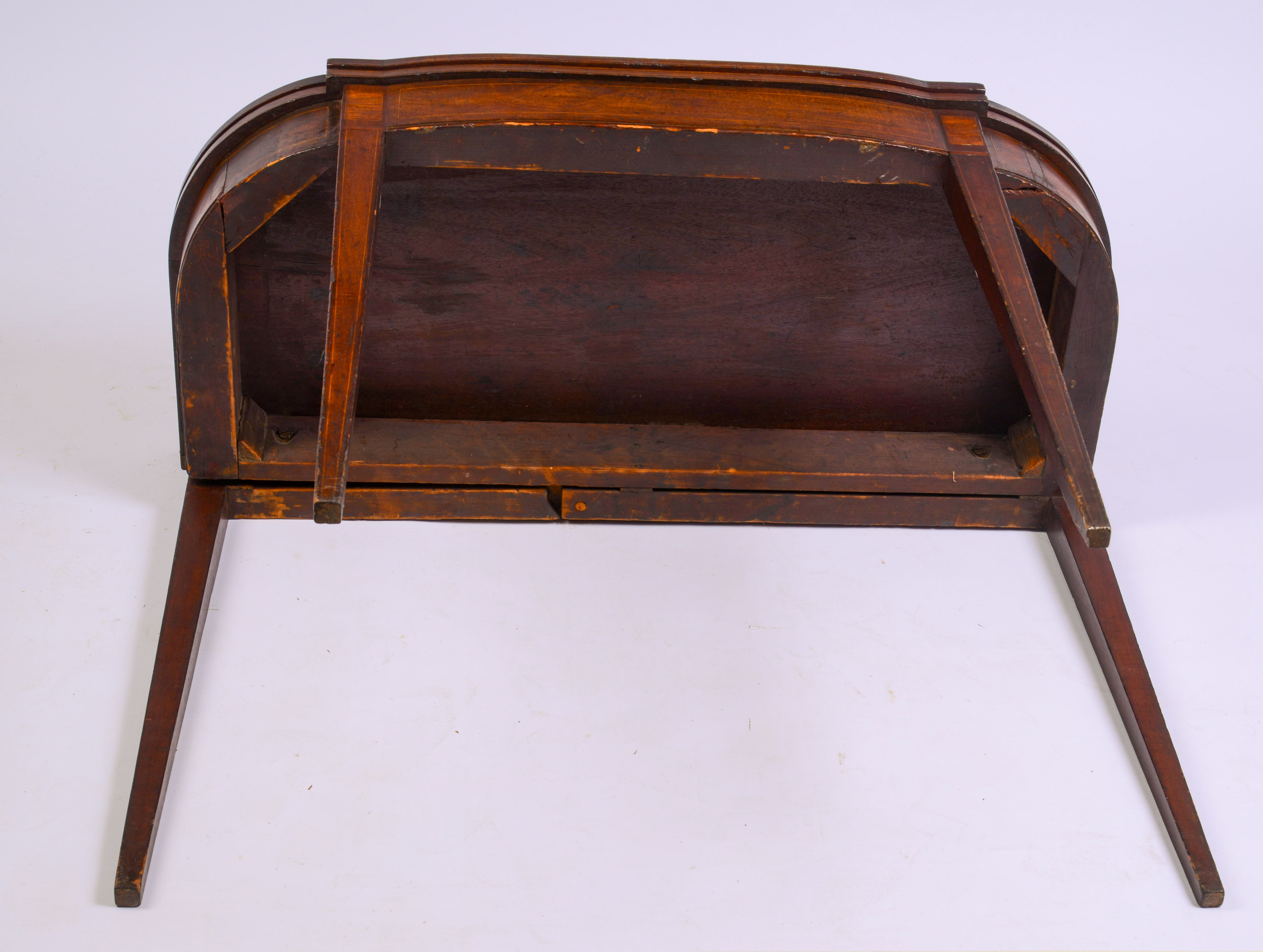 MASSACHUSETTS HEPPLEWHITE CARD TABLE.