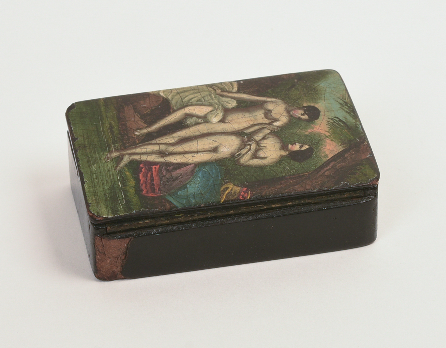 ANTIQUE EROTIC SNUFF BOX
