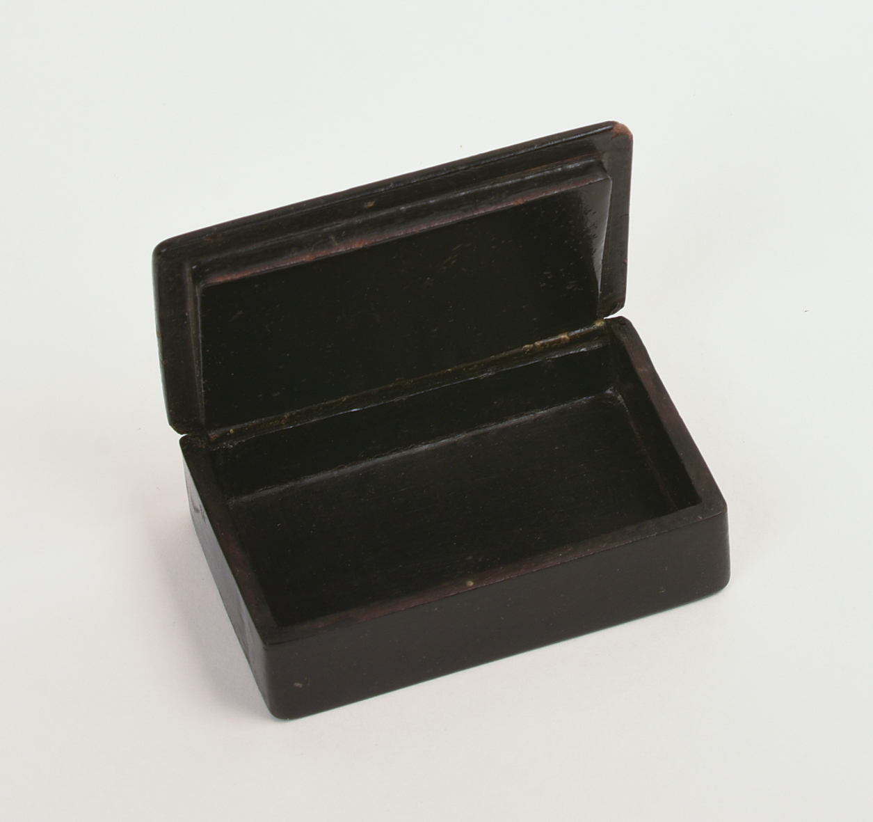 ANTIQUE EROTIC SNUFF BOX