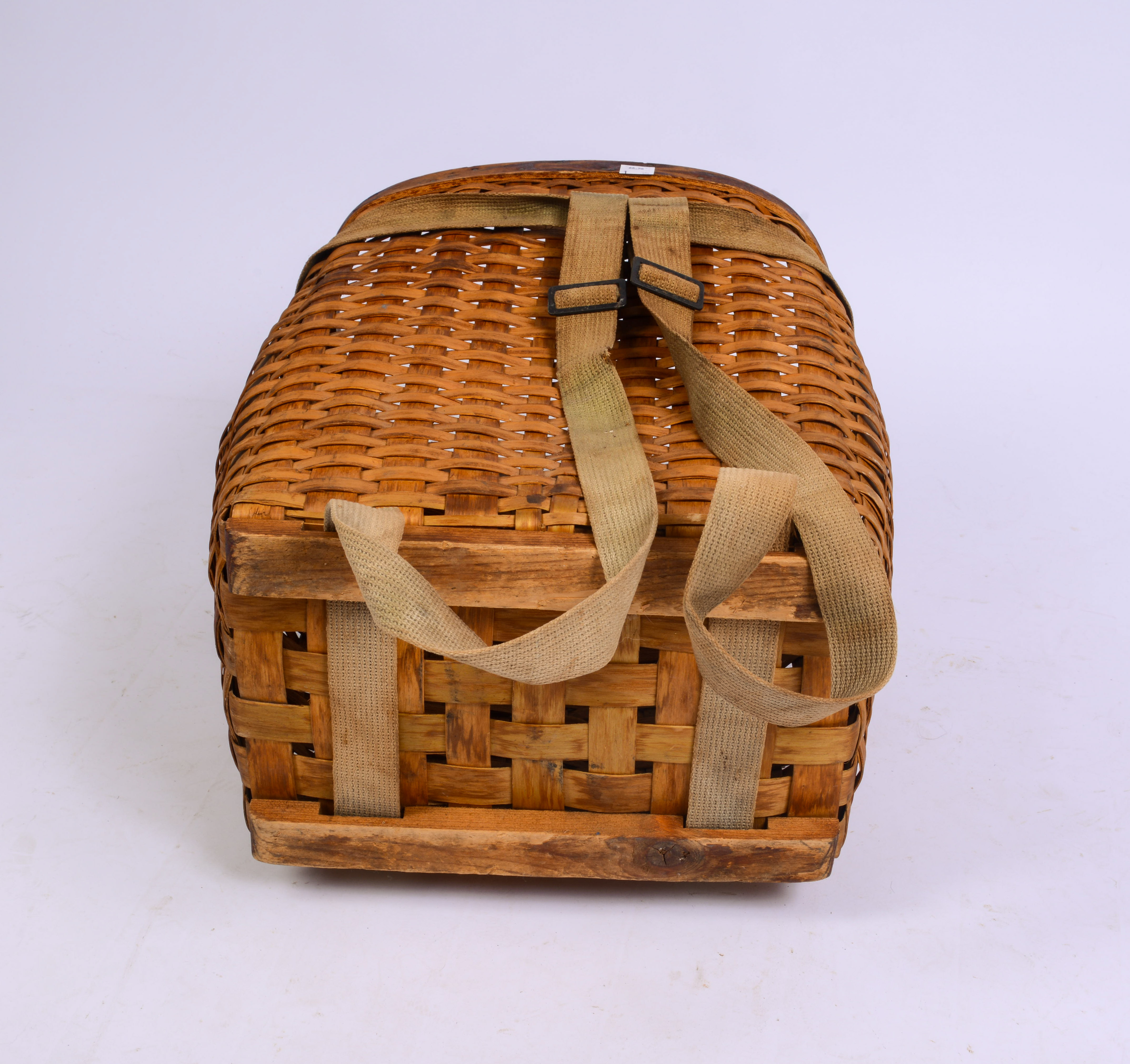 WOVEN PACK BASKET.