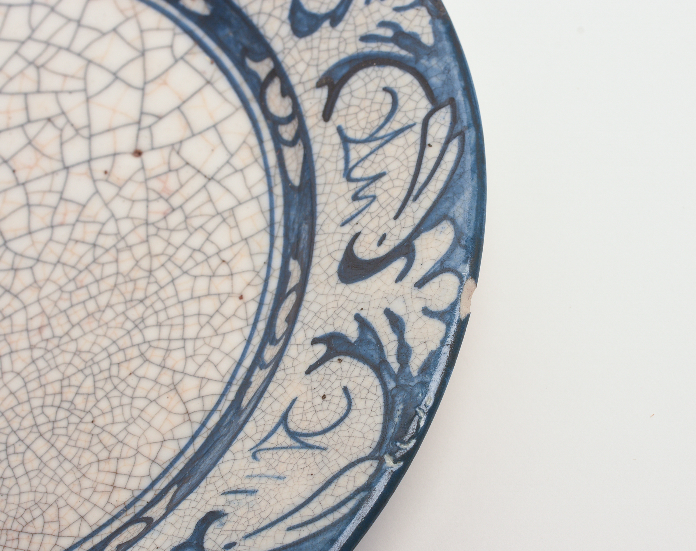 SIX DEDHAM POTTERY RABBIT PATTERN PLATES.
