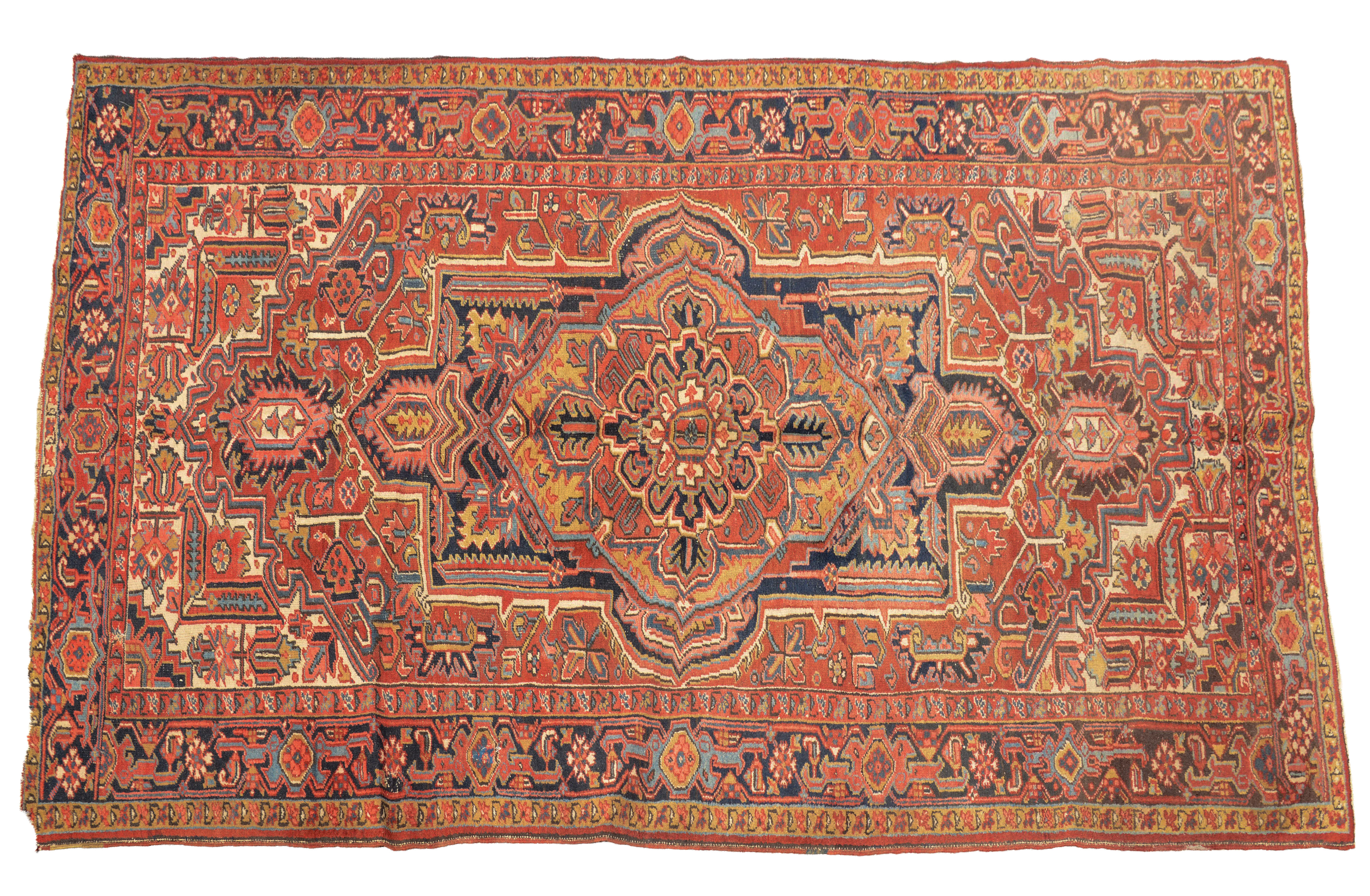 ANTIQUE PERSIAN HERIZ RUG.