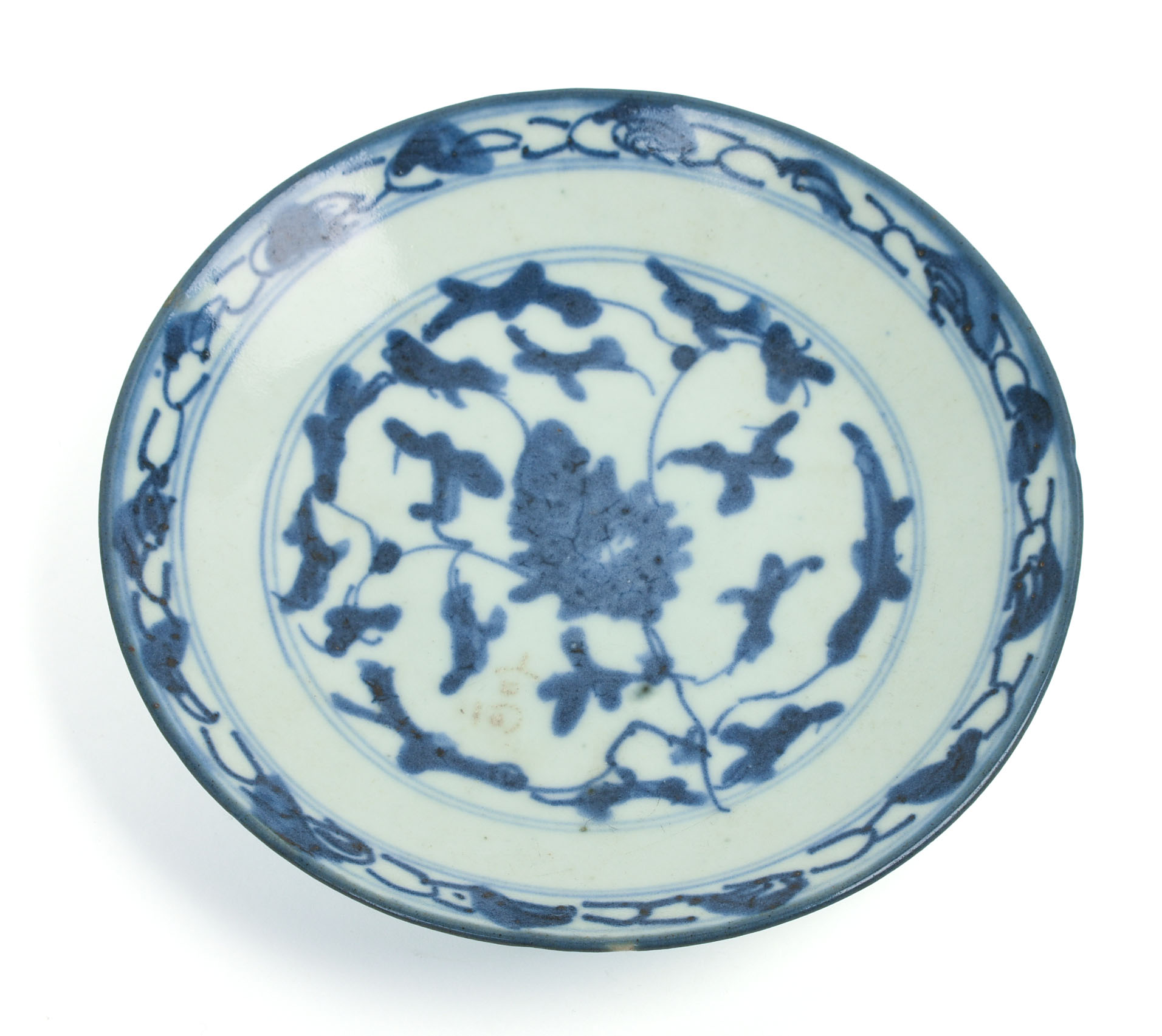 SMALL CHINESE BLUE AND WHITE DISH.