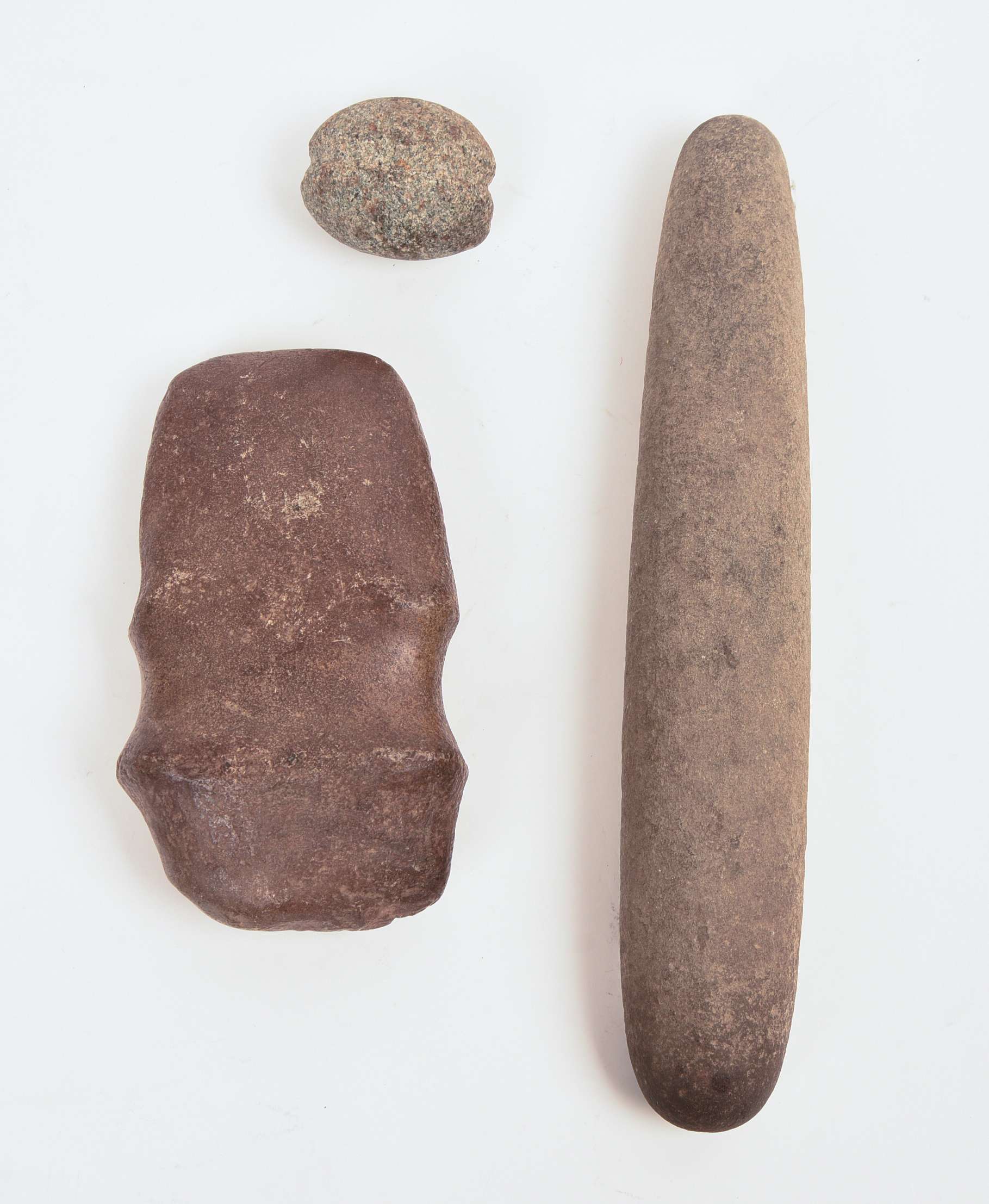 THREE NATIVE AMERICAN STONE TOOLS.