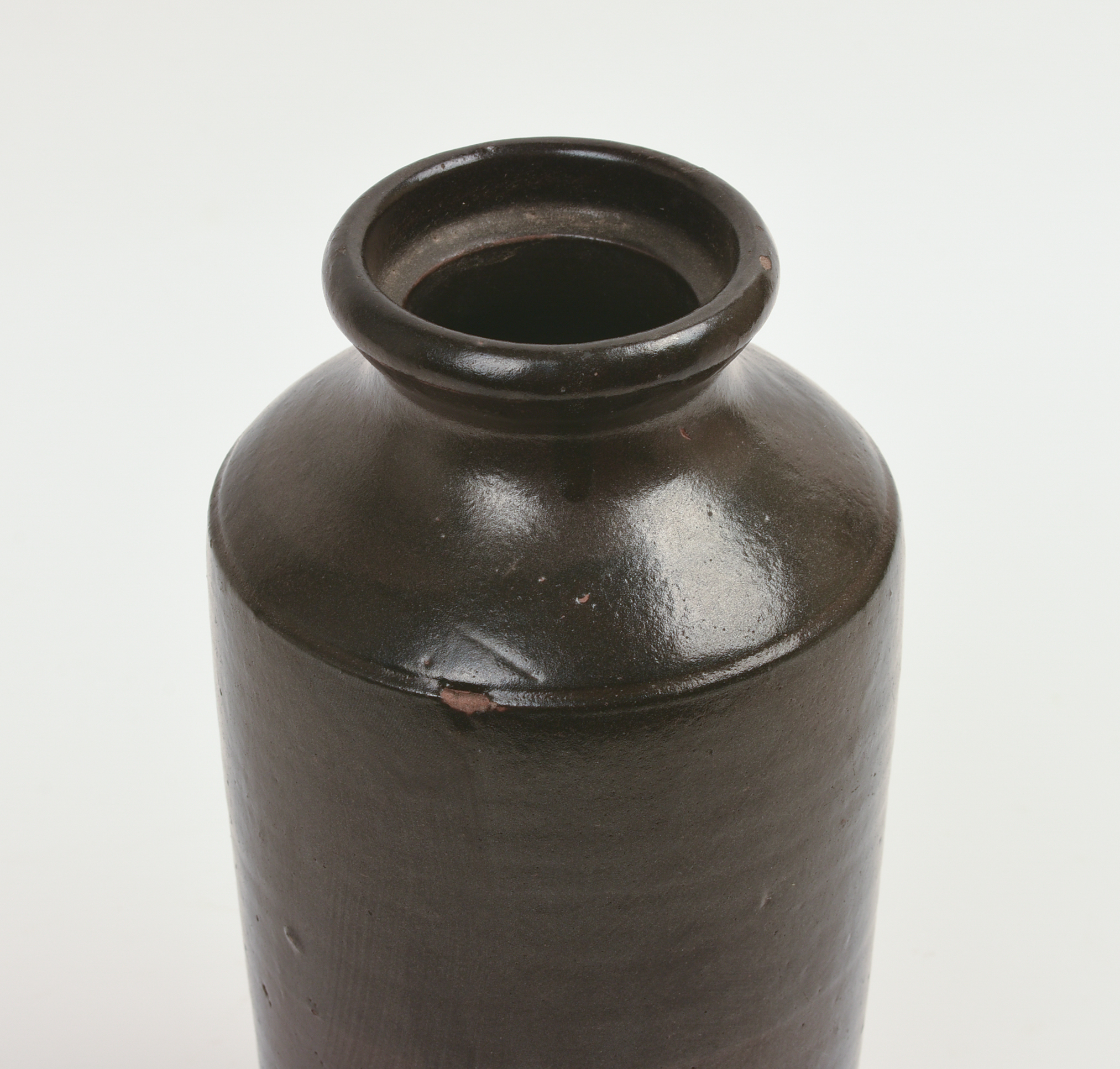 19TH CENTURY STONEWARE JAR.