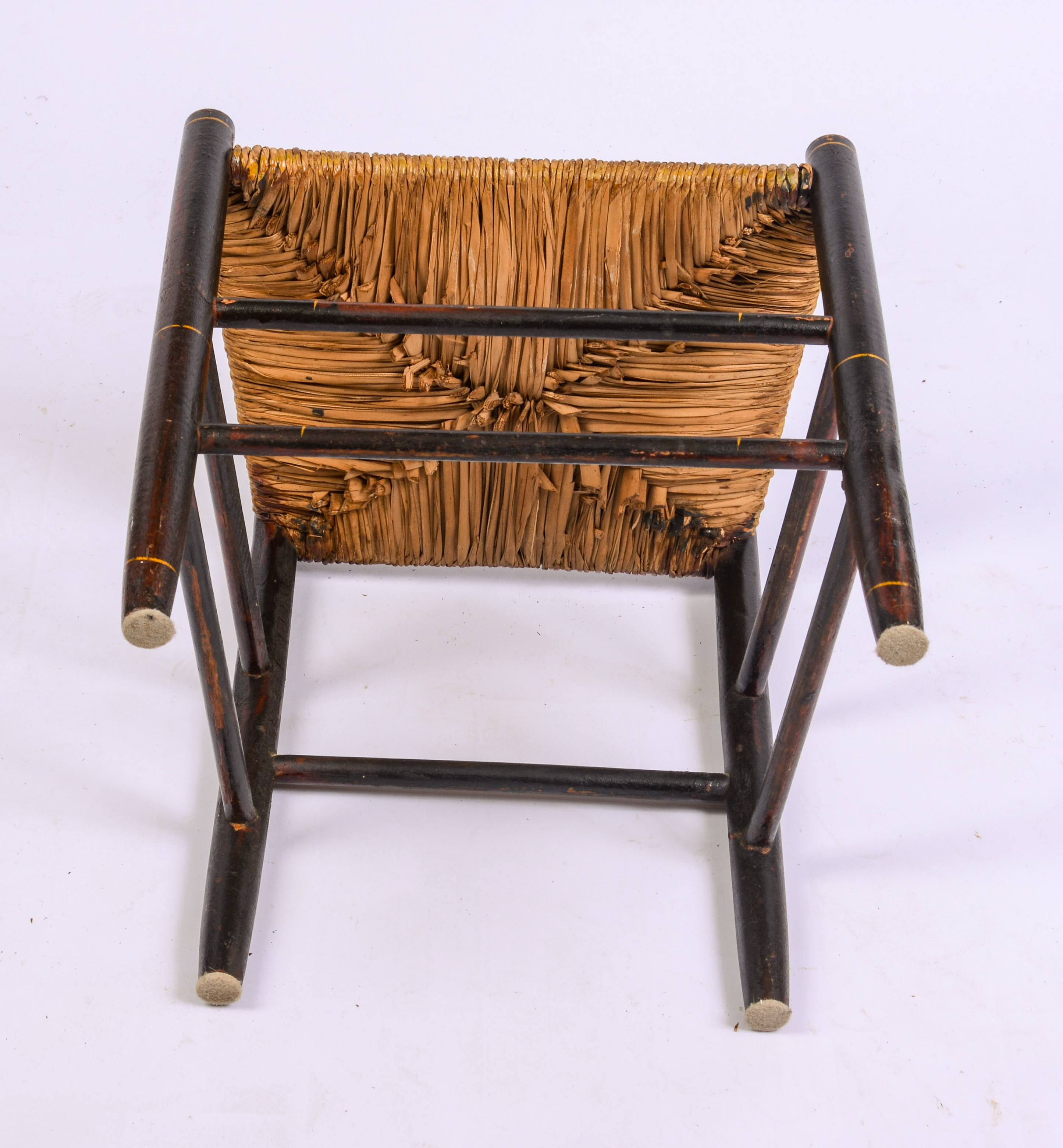 NEW ENGLAND PAINT DECORATED CHILD'S CHAIR.
