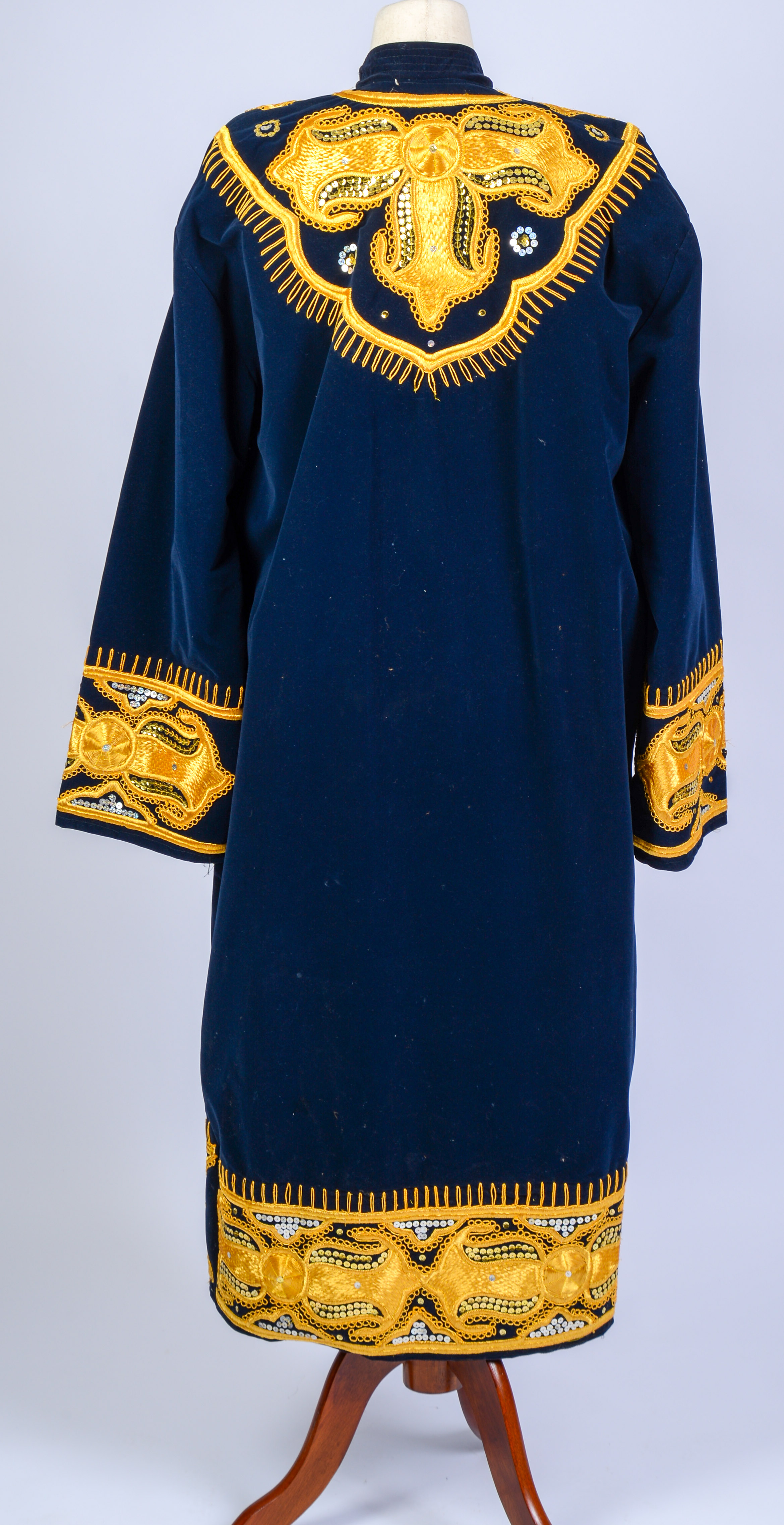 Finely Embroidered Robe With Gold Thread.