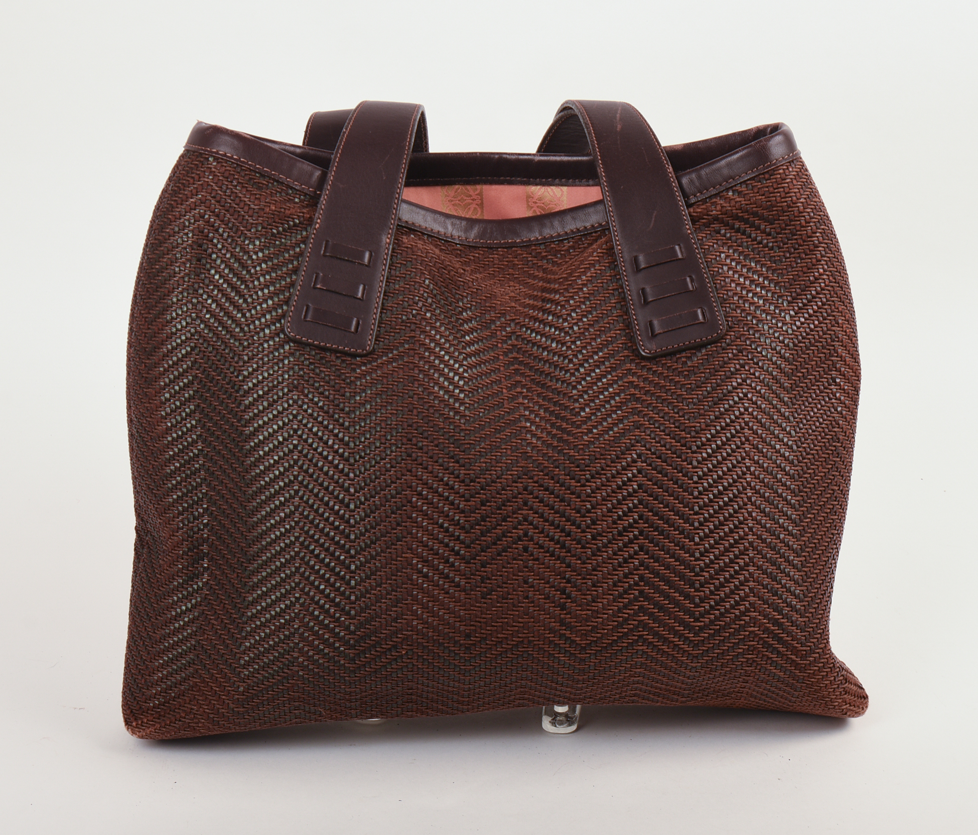 LOEWE WOVEN BAG.