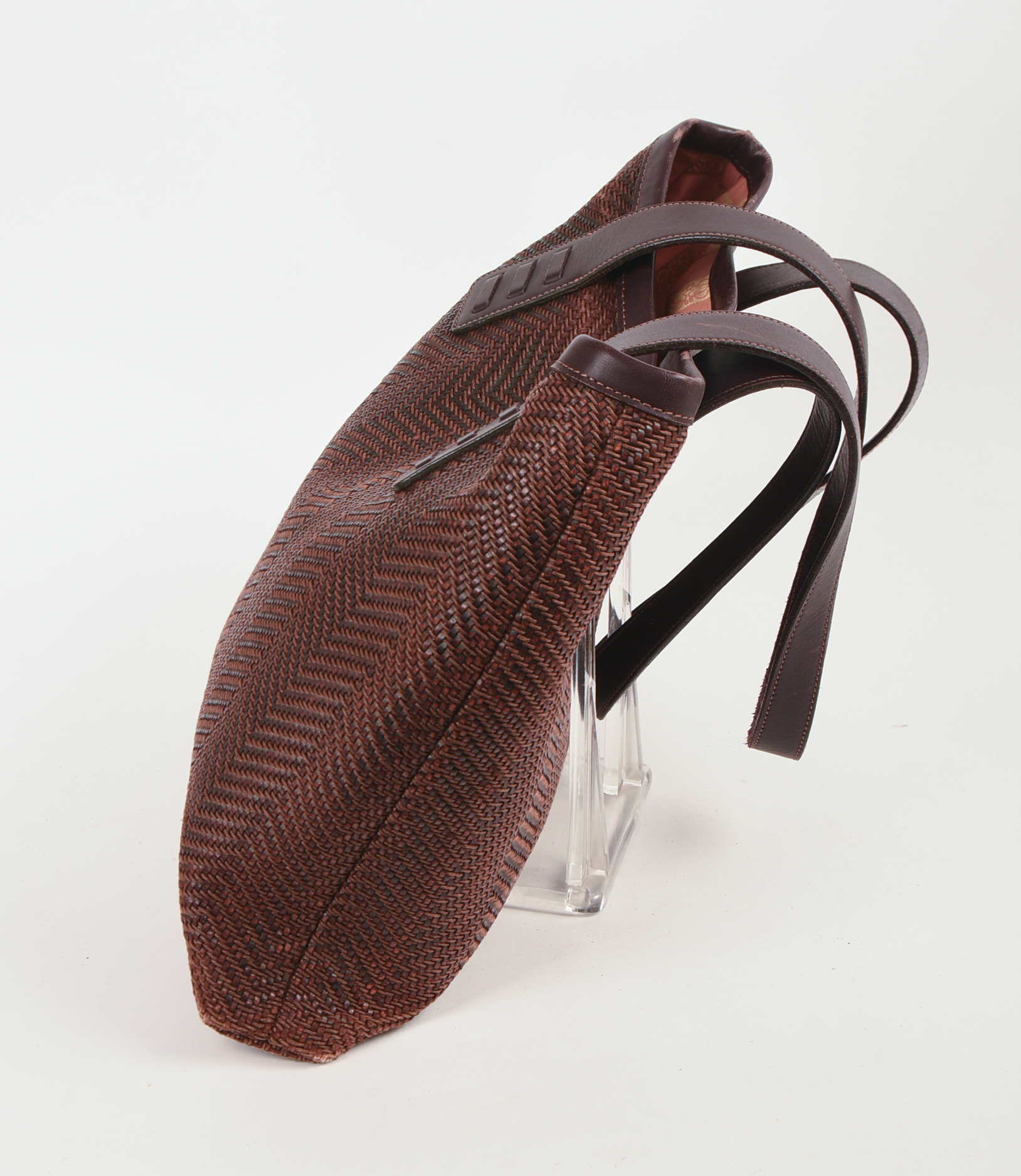 LOEWE WOVEN BAG.