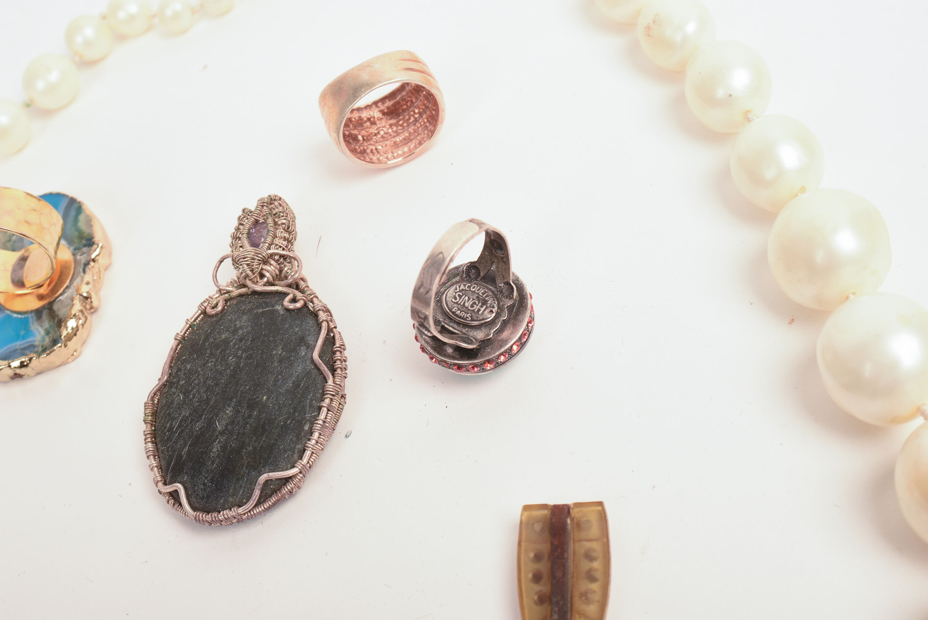 JAPANESE LACQUER BOX AND ASSORTED JEWELRY.