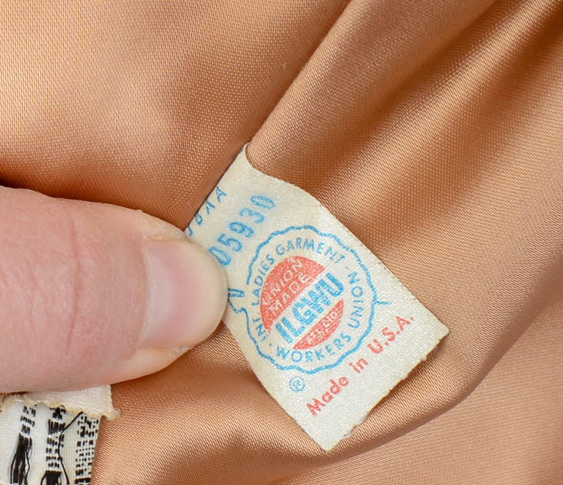 ALPACA SWING COAT WITH FOX COLLAR, SIZE M.