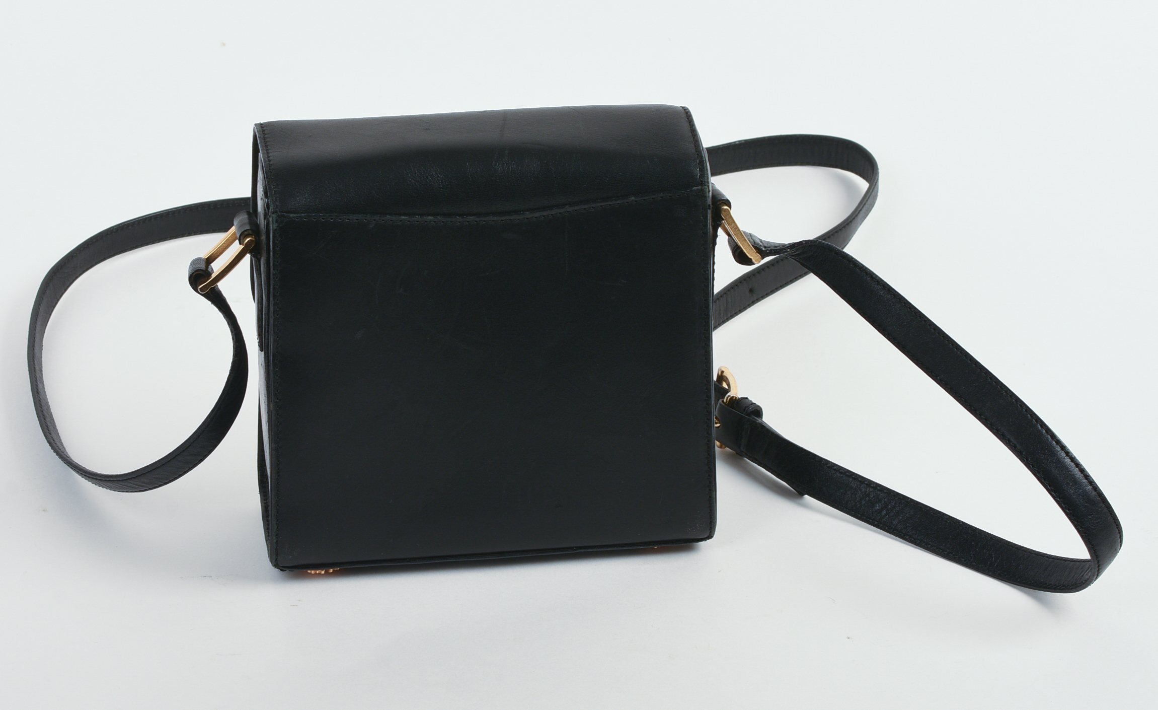 ESCADA LEATHER PURSE.