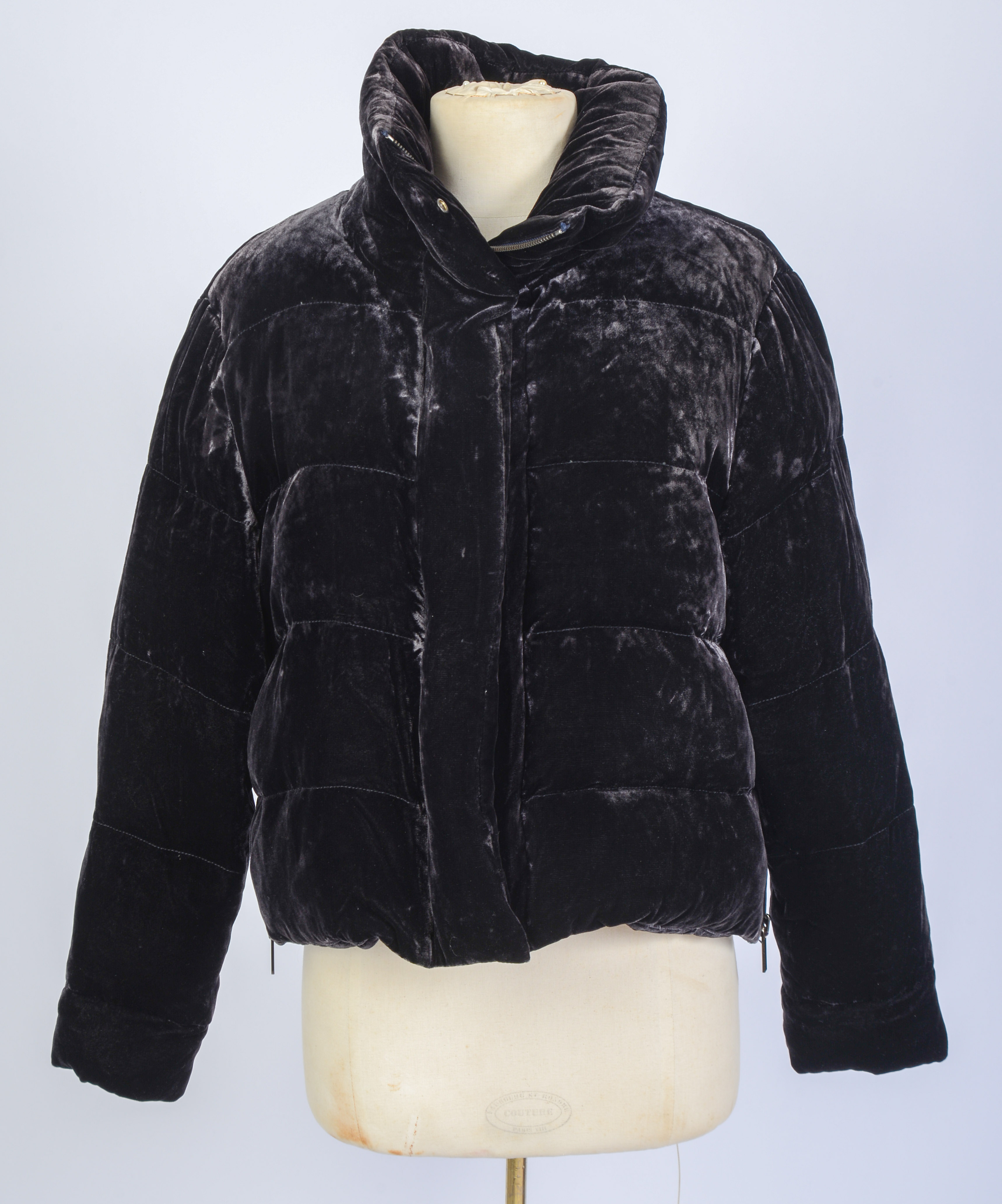 LEWIT VELOUR CROP JACKET, SIZE M.