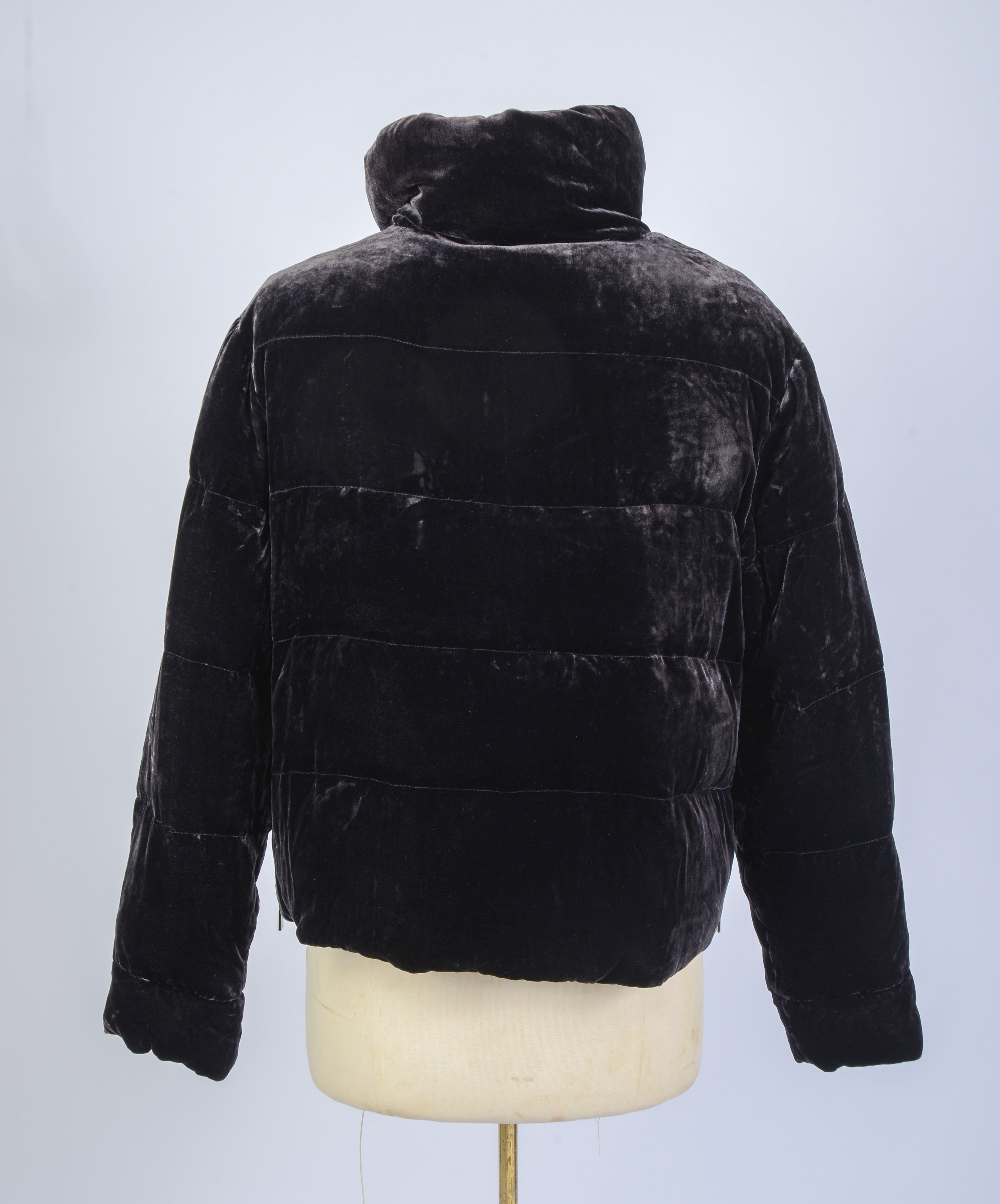 LEWIT VELOUR CROP JACKET, SIZE M.