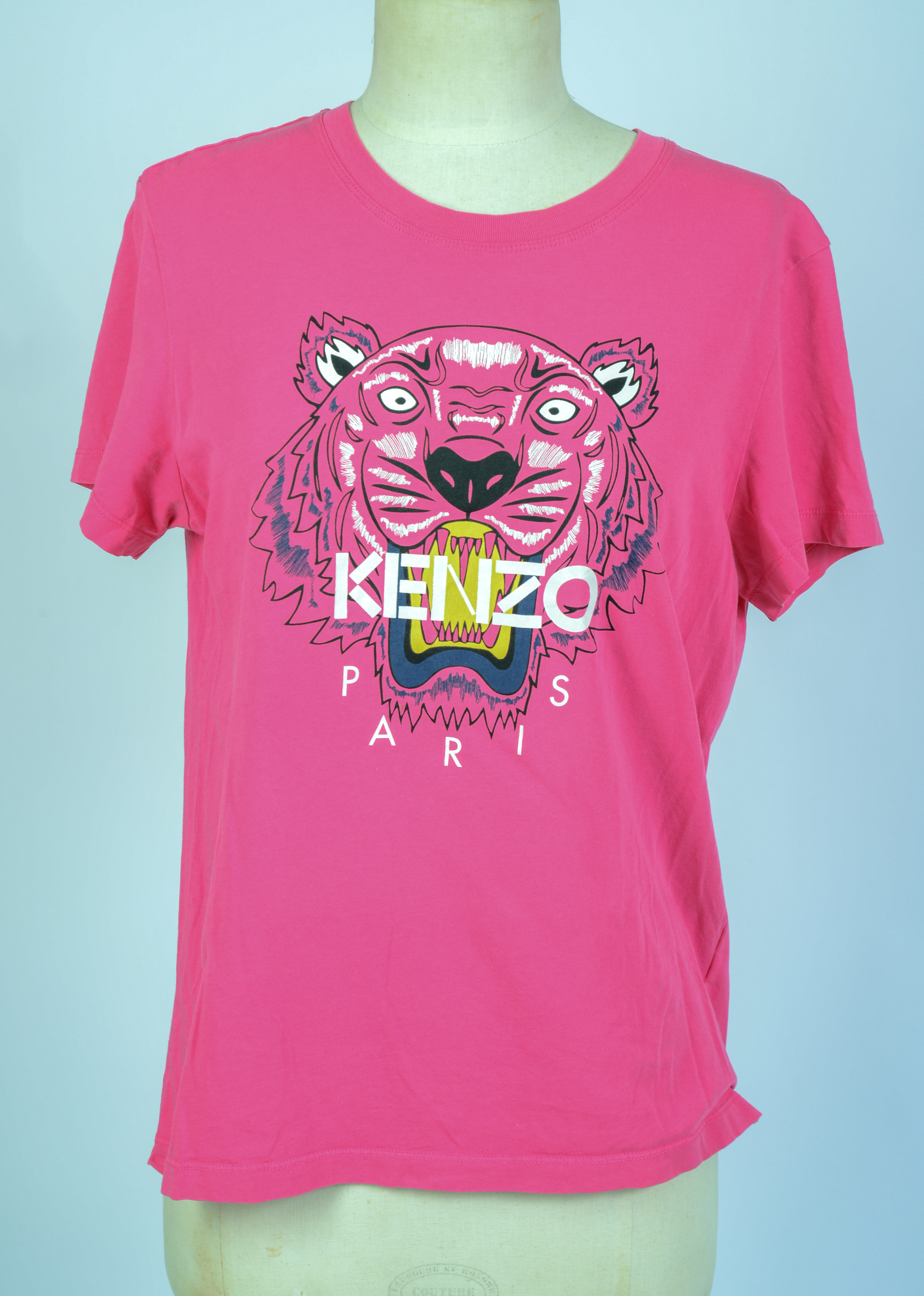 KENZO PARIS T-SHIRT, SIZE L.