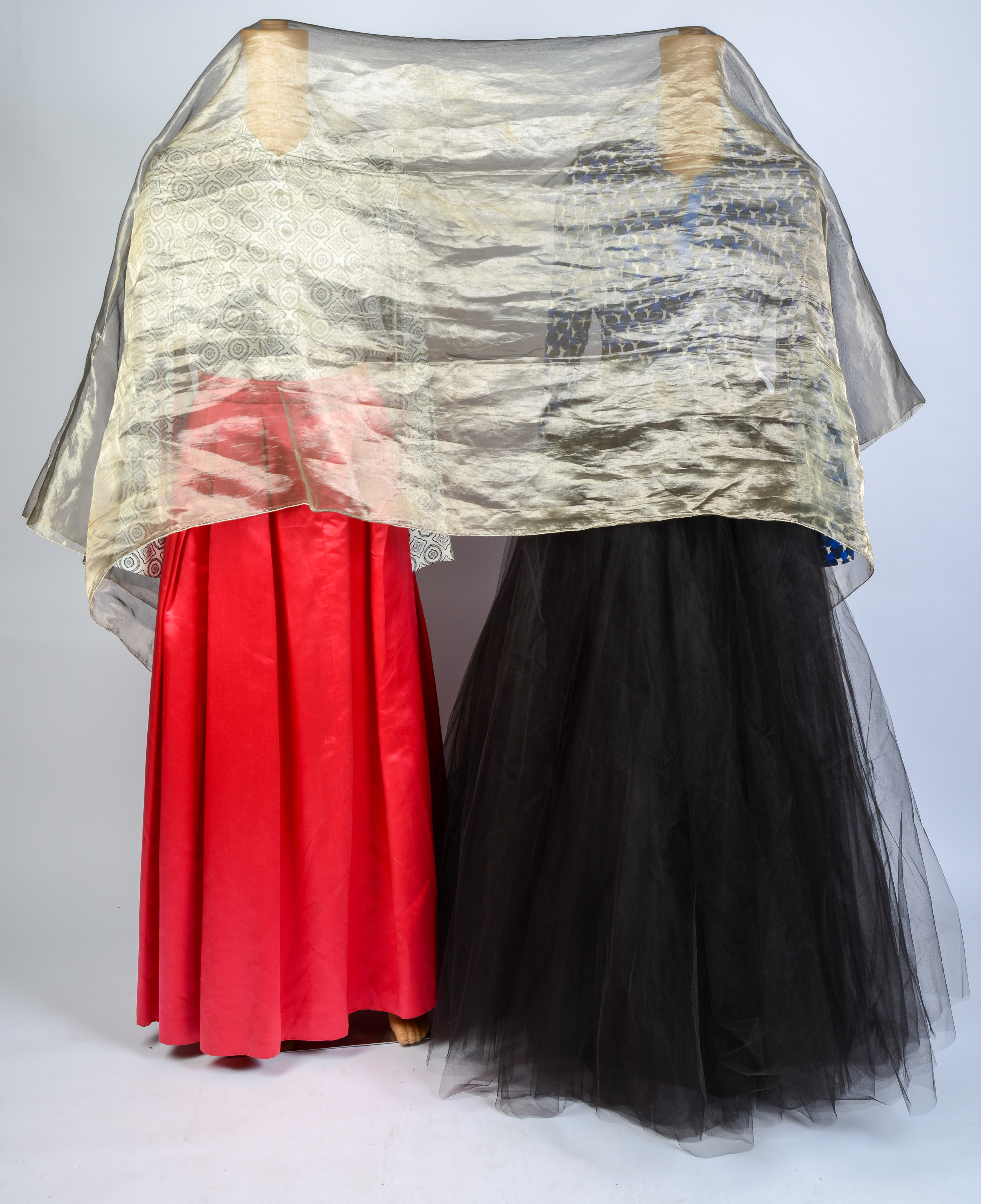 GROUP OF DESIGNER CLOTHING.