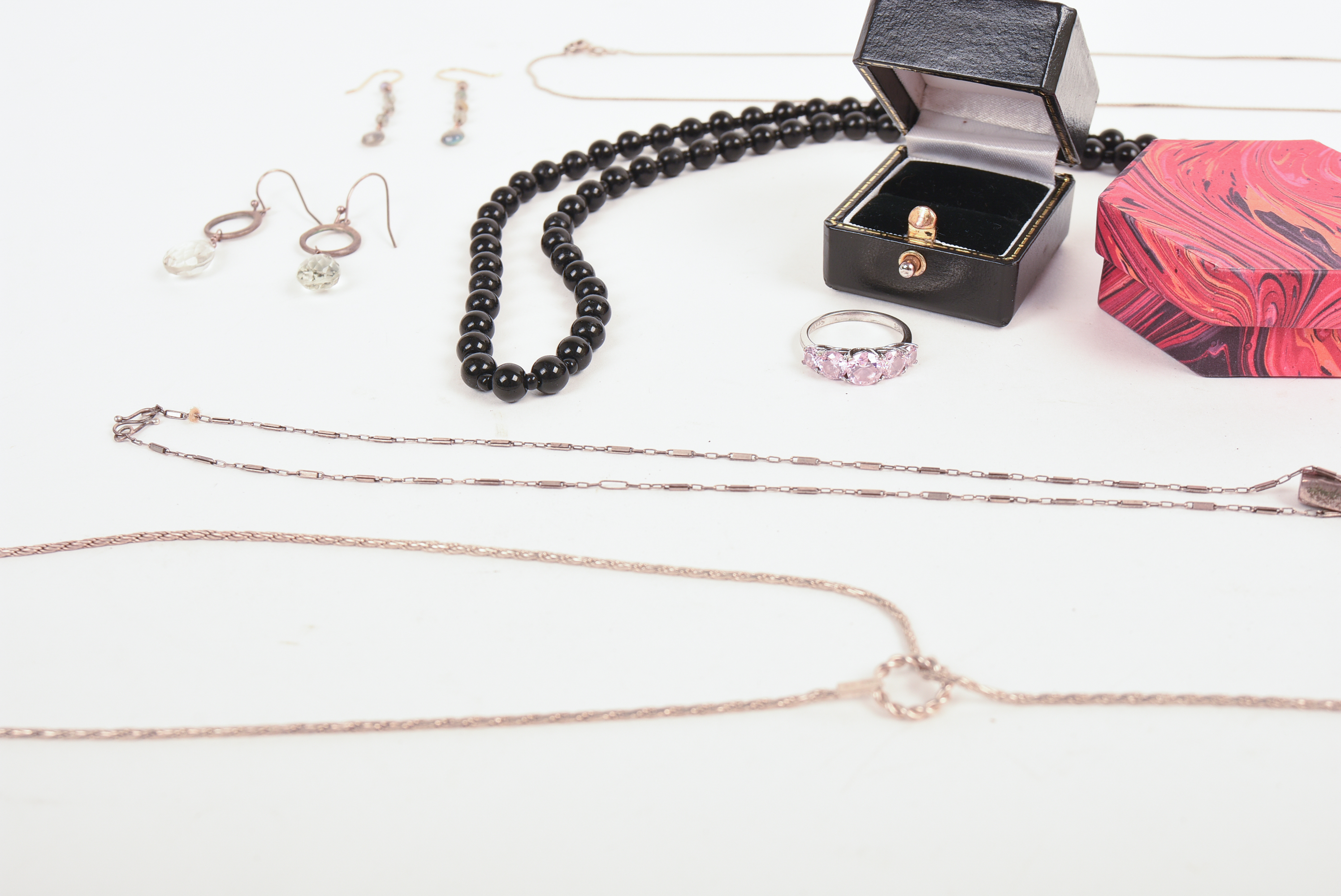 COLLECTION OF JEWELRY.