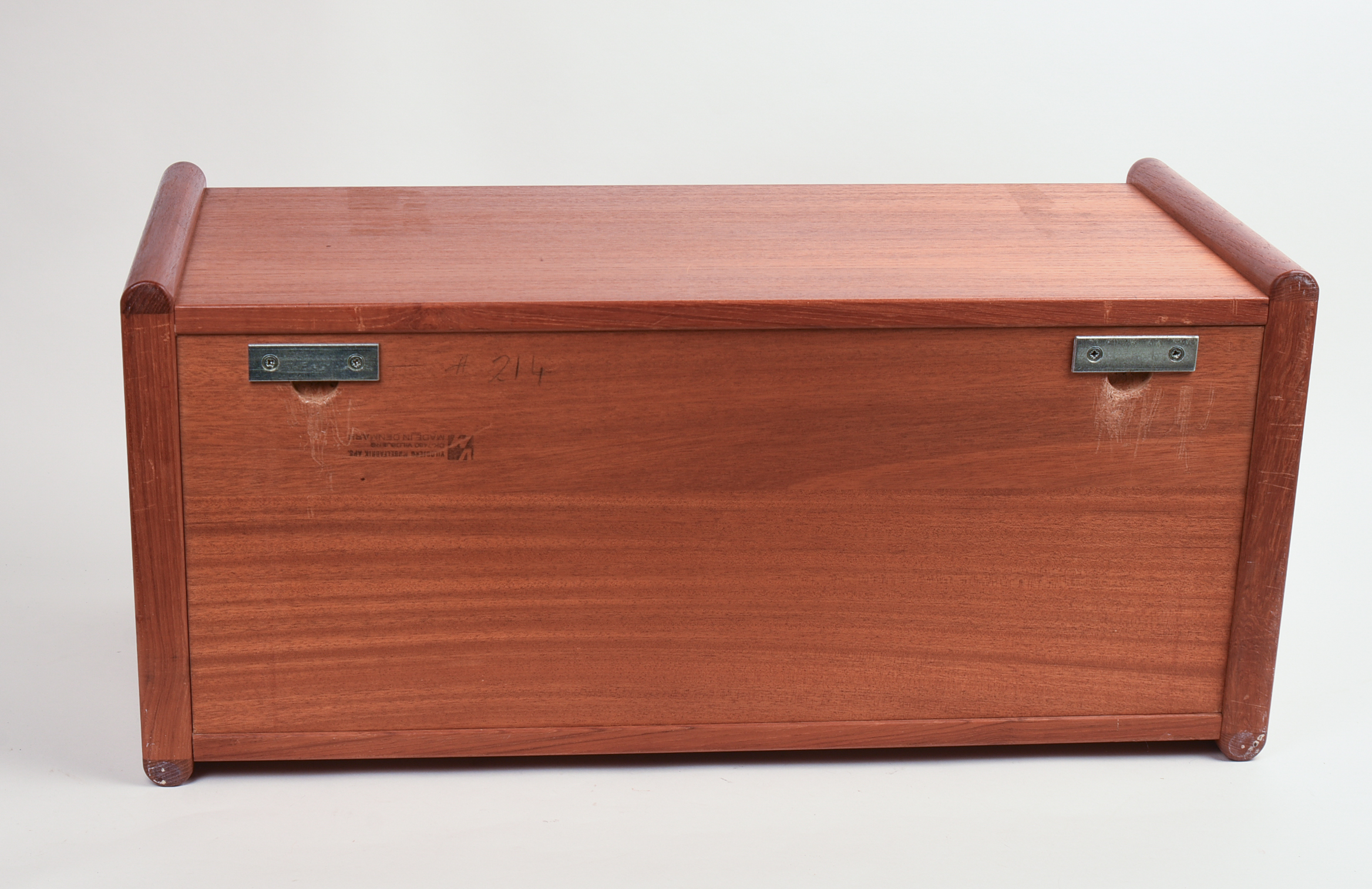 FLOATING CABINET BY VILDBJERG MØBELFABRIK.