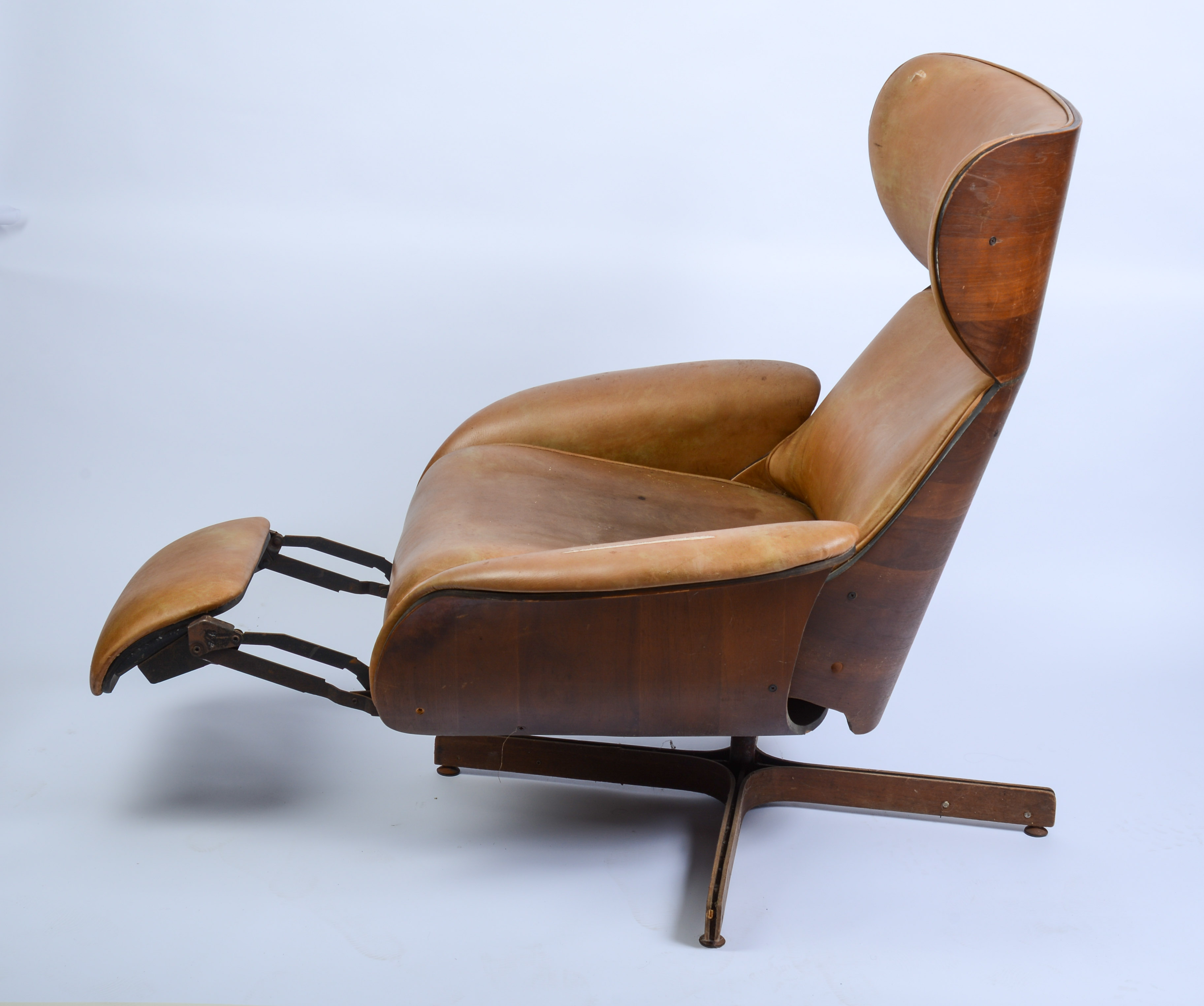 PLYCRAFT MR. CHAIR.