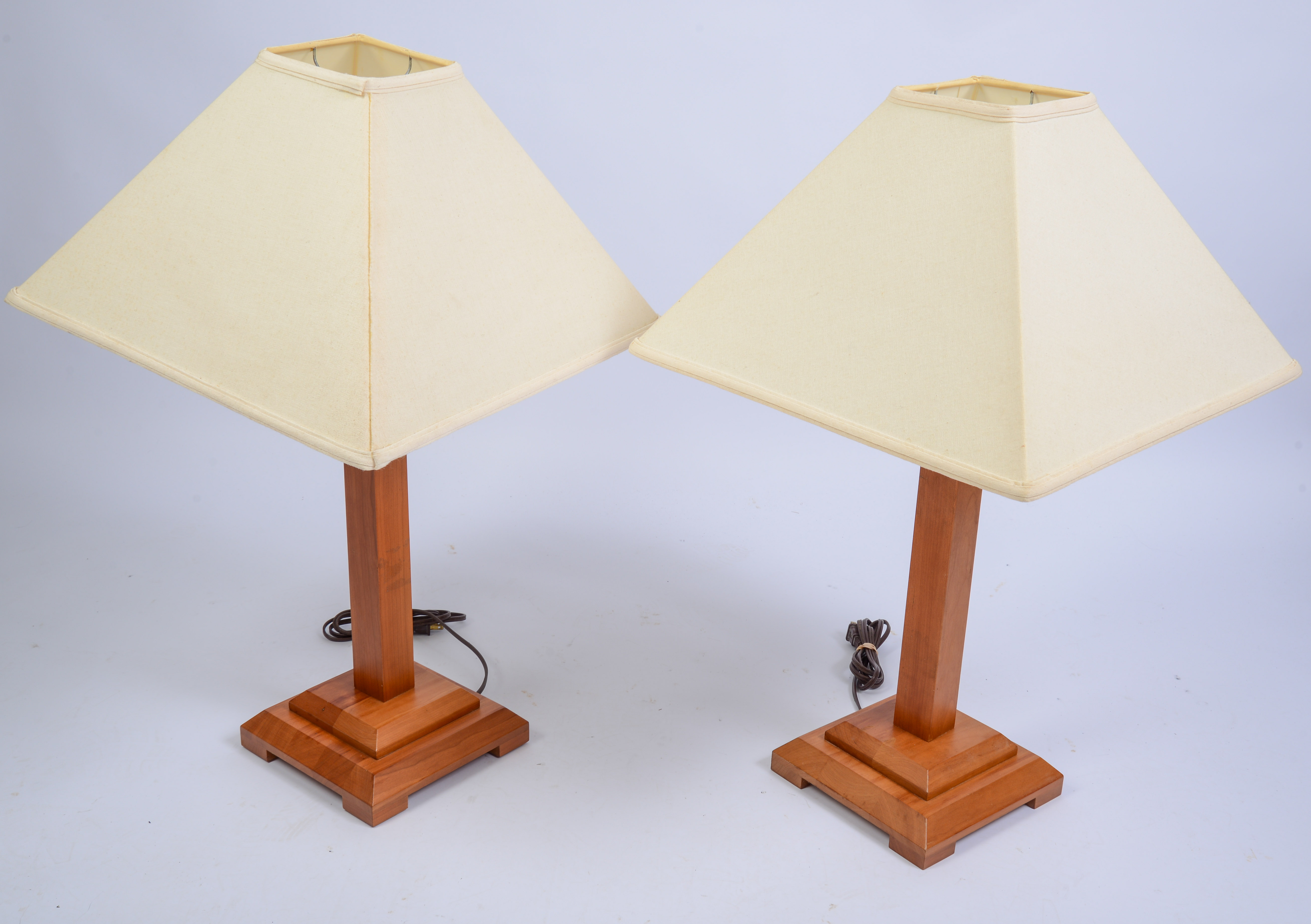 PAIR OF TABLE LAMPS WITH STONE INLAY.