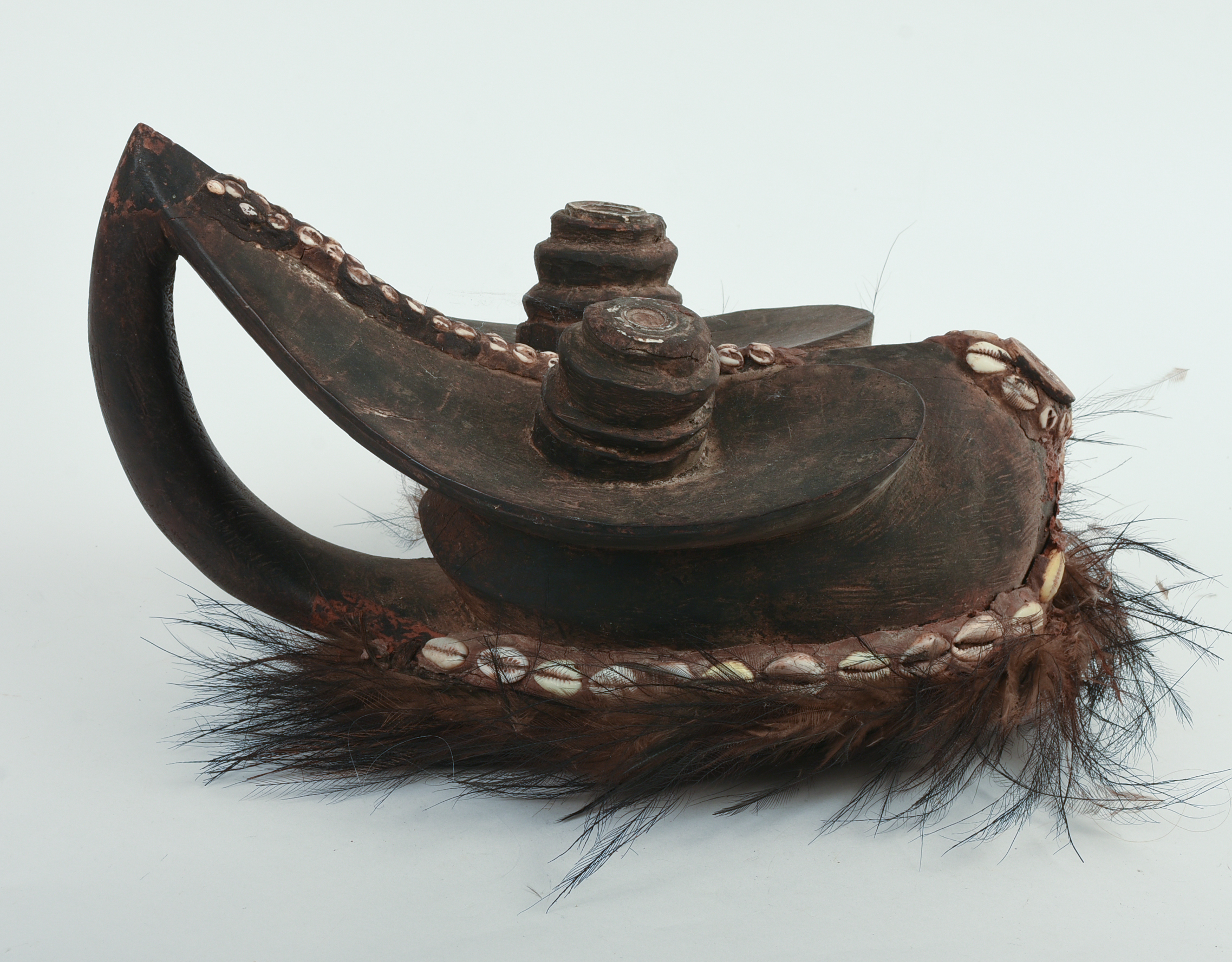 AFRICAN CARVED WOODEN MASK.