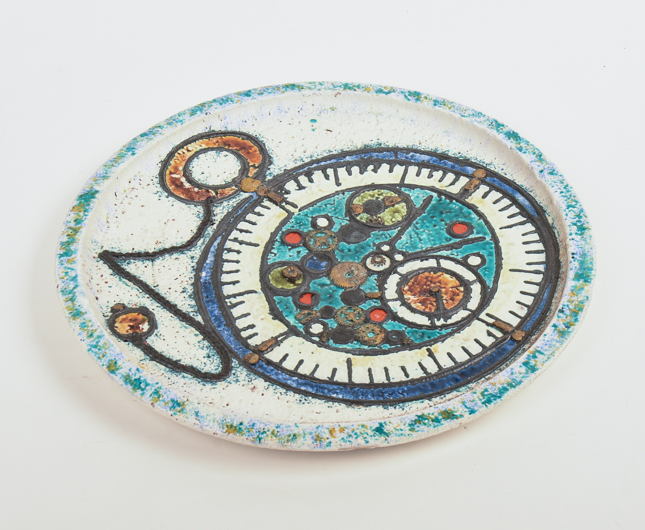 MID CENTURY STUDIO POTTERY PLATTER.