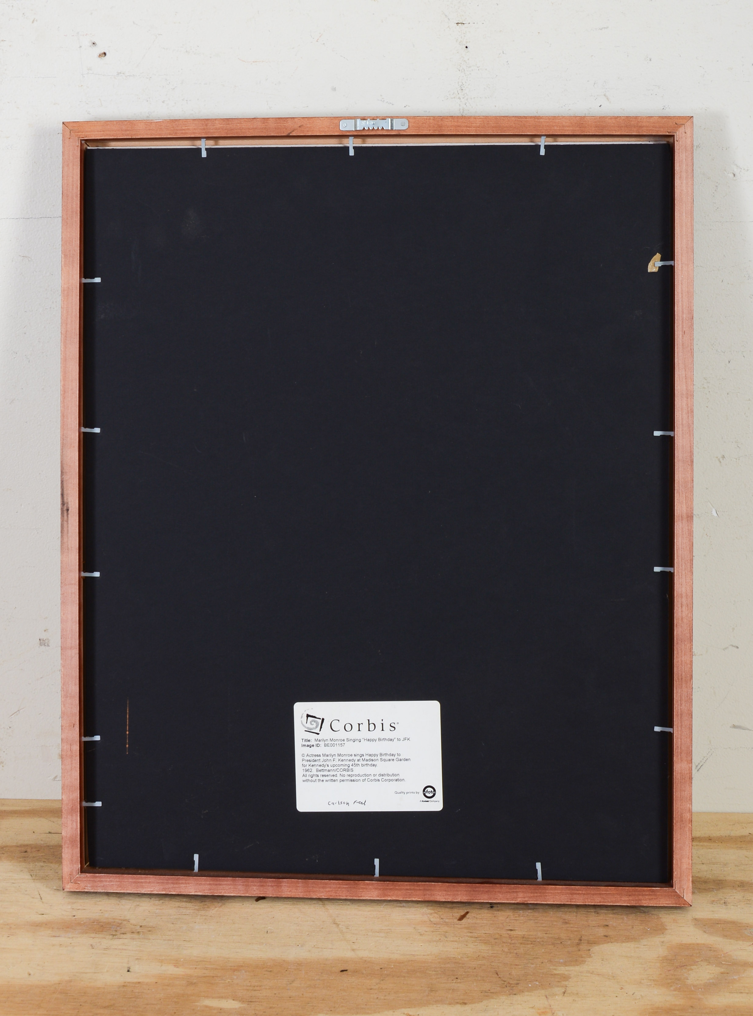 FRAMED PHOTOGRAPH OF MARILYN MONROE.