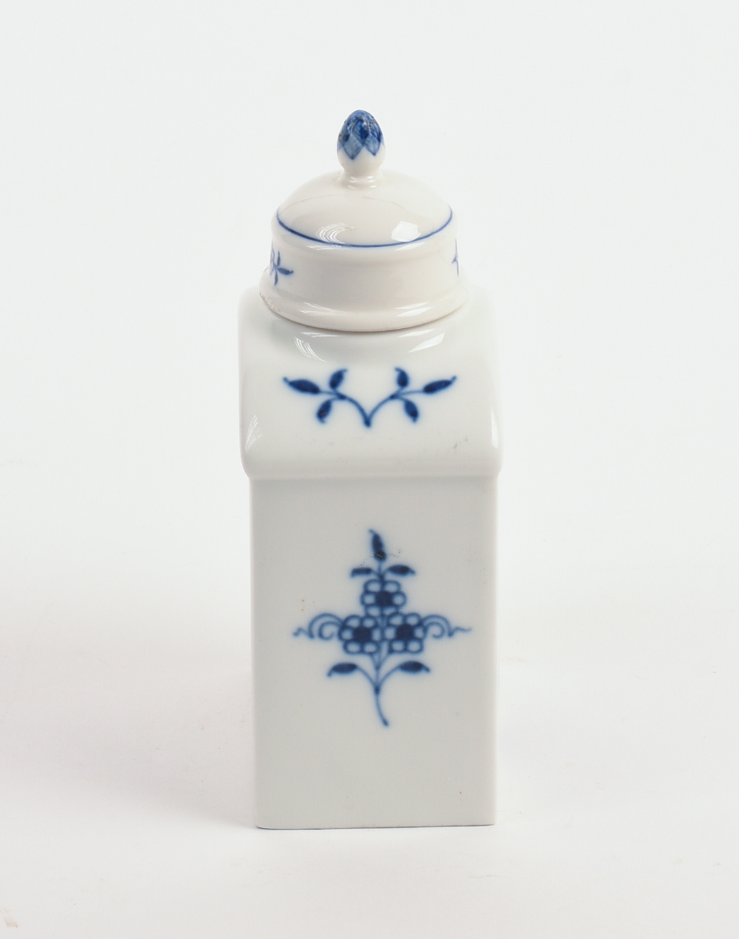 MEISSEN BLUE ONION TEA CADDY.
