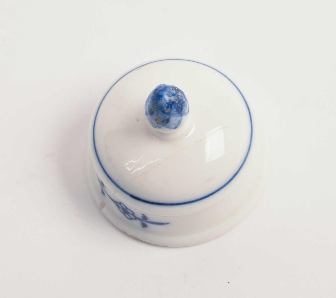MEISSEN BLUE ONION TEA CADDY.
