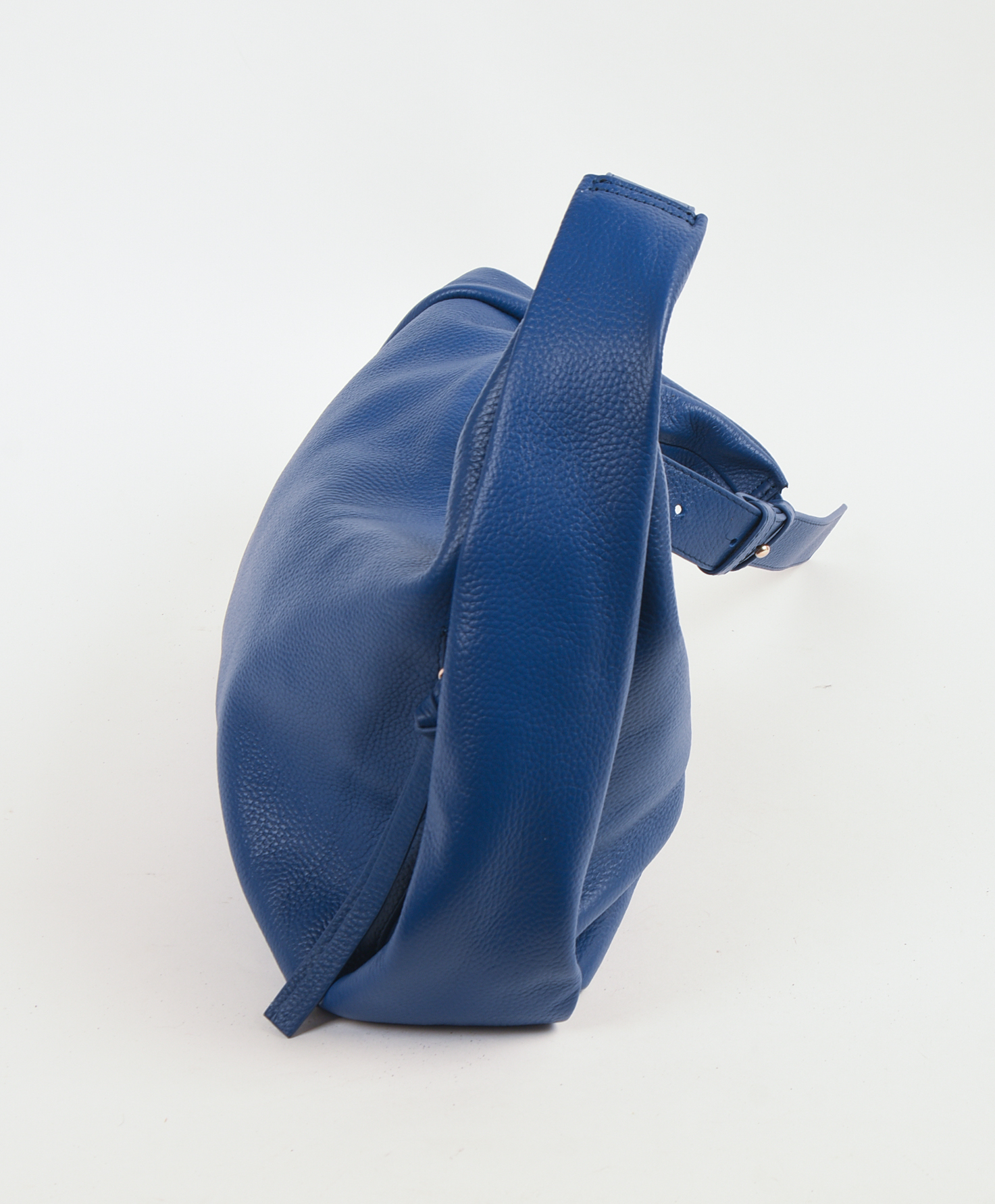 TOTE LE MONDE BLUE LEATHER HANDBAG.