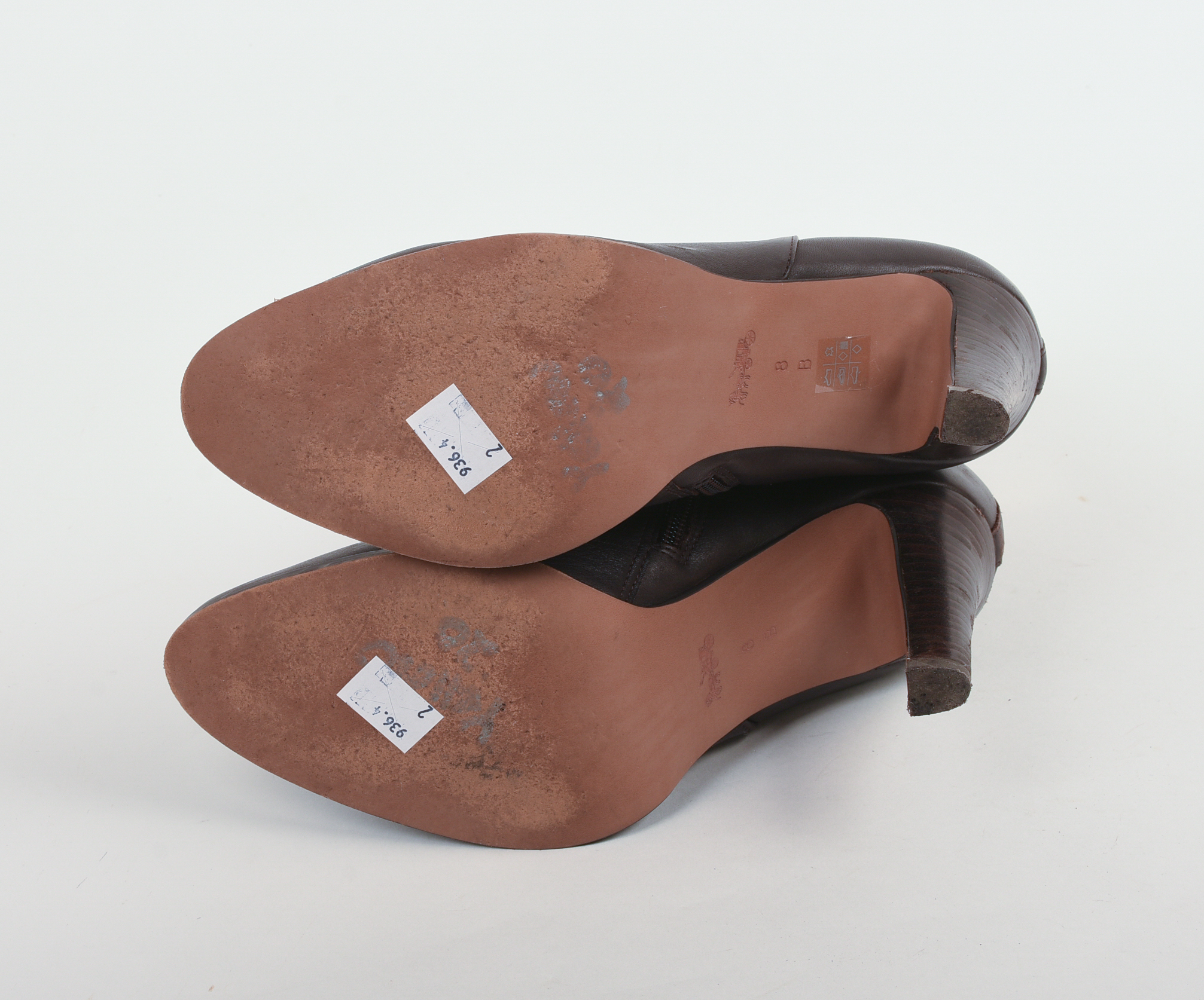 COACH LEATHER BOOTS, SIZE 8.