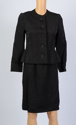 ARNOLD SCAASI BLACK WOMEN'S DRESS SUIT. Approximately size 4. Length of dress 36 inches, waist 