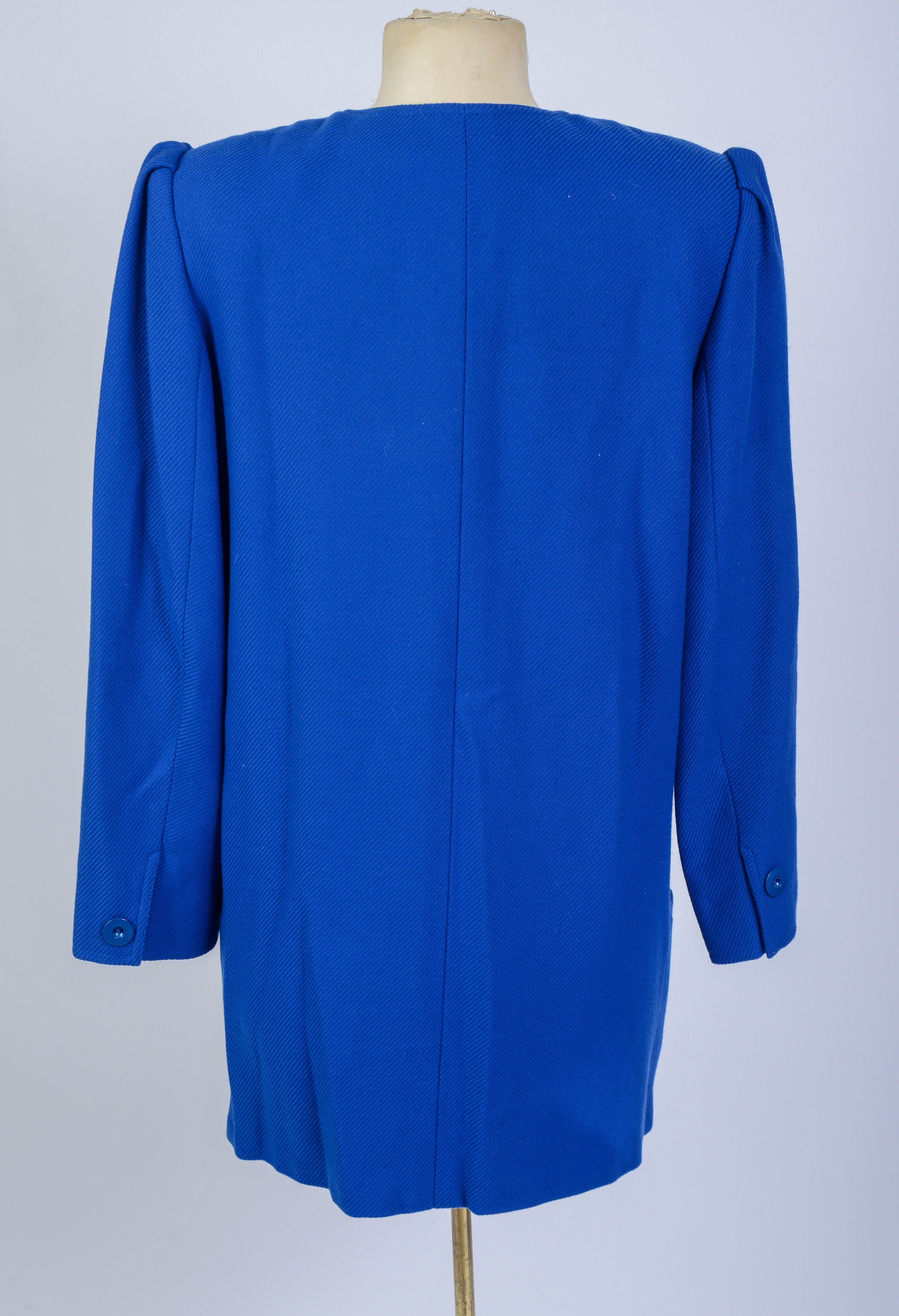 VALENTINO BLAZER IN BLUE, SIZE 40/6.