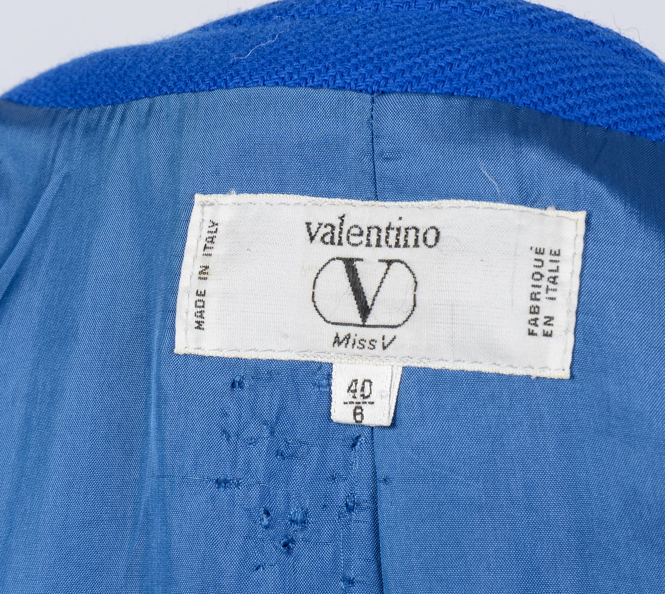 VALENTINO BLAZER IN BLUE, SIZE 40/6.