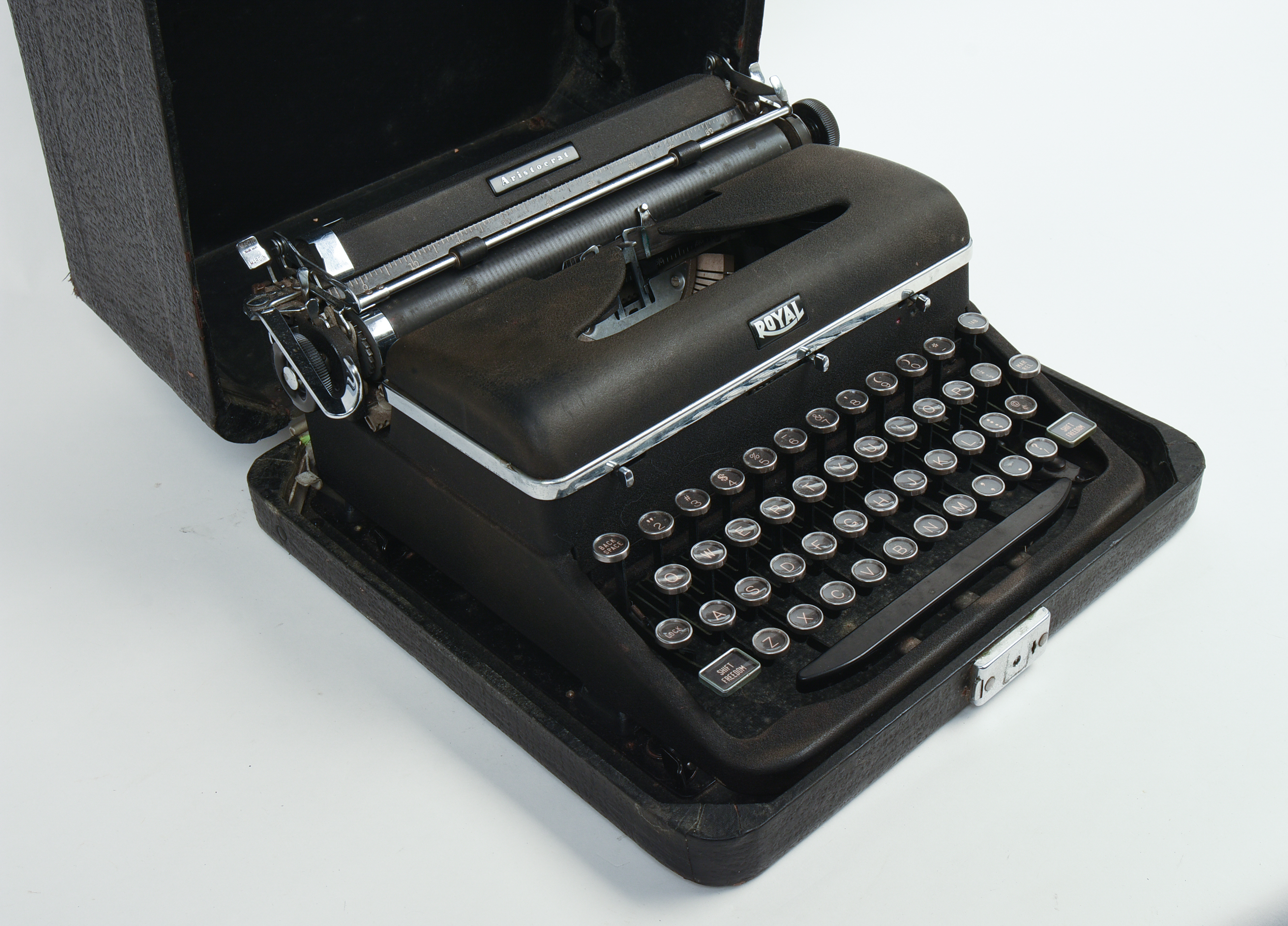 Royal Aristocrat Typerwriter.