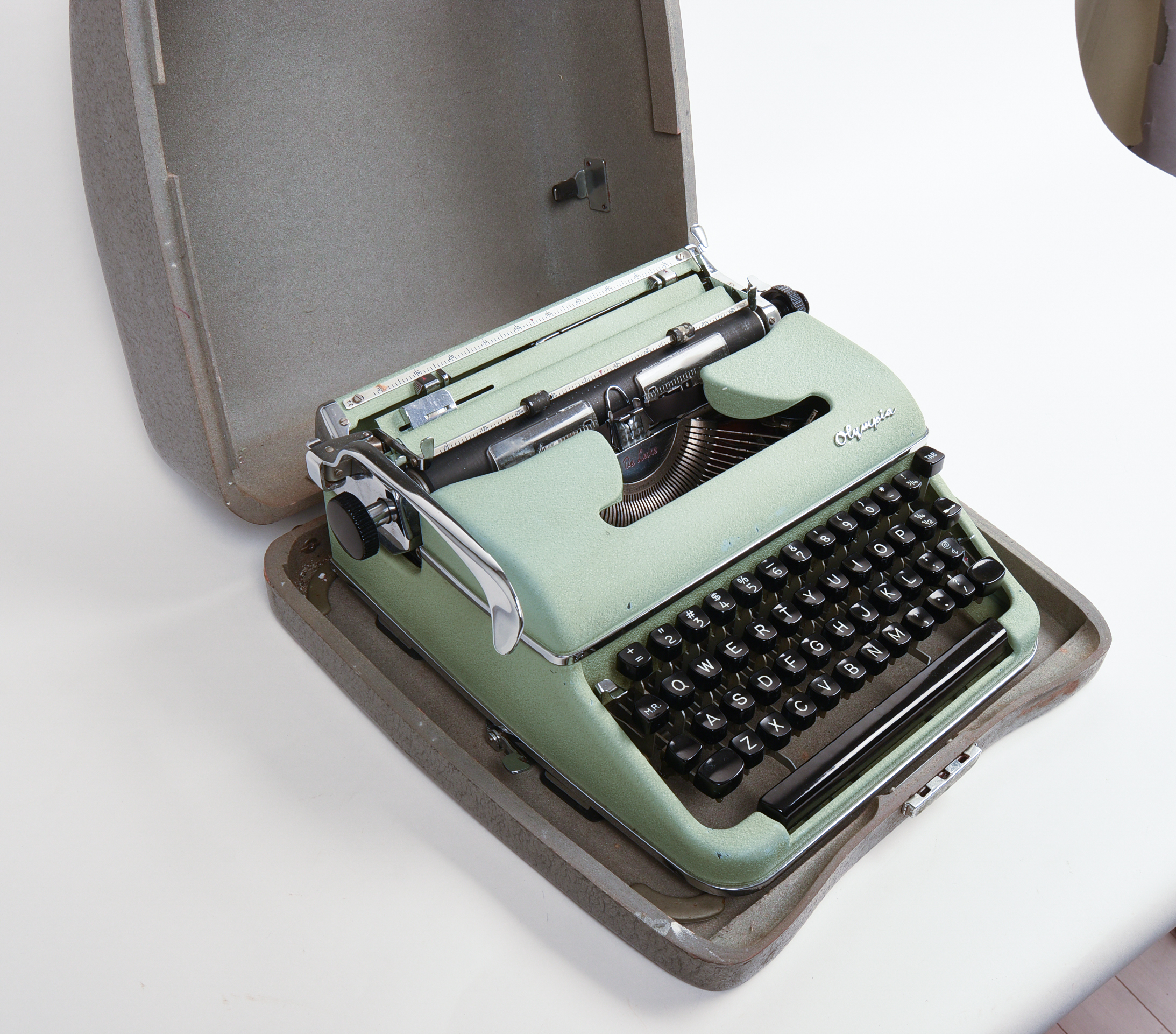 Olympia Special Elite Typewriter.