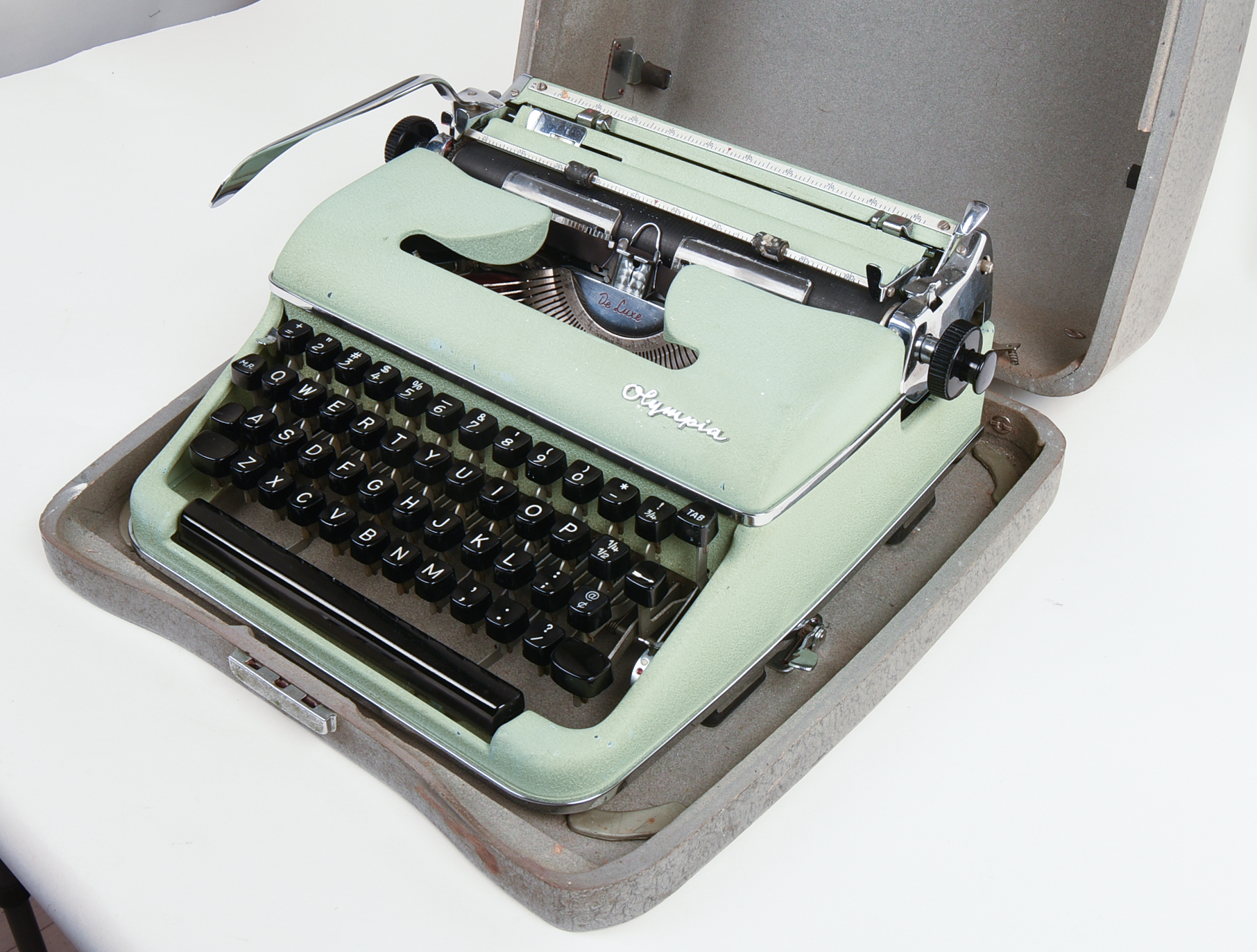 Olympia Special Elite Typewriter.