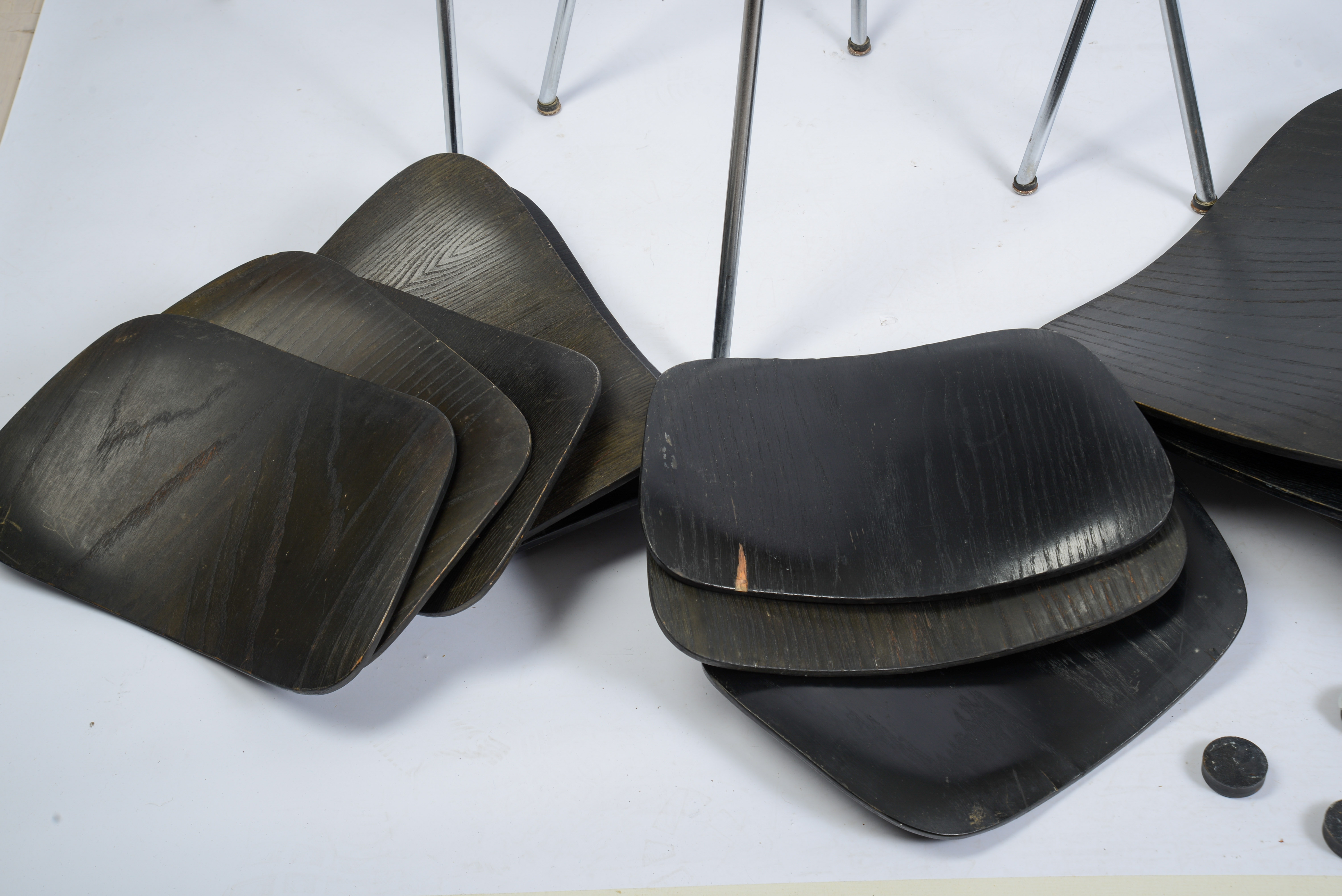 EIGHT HERMAN MILLER DCM CHAIRS.