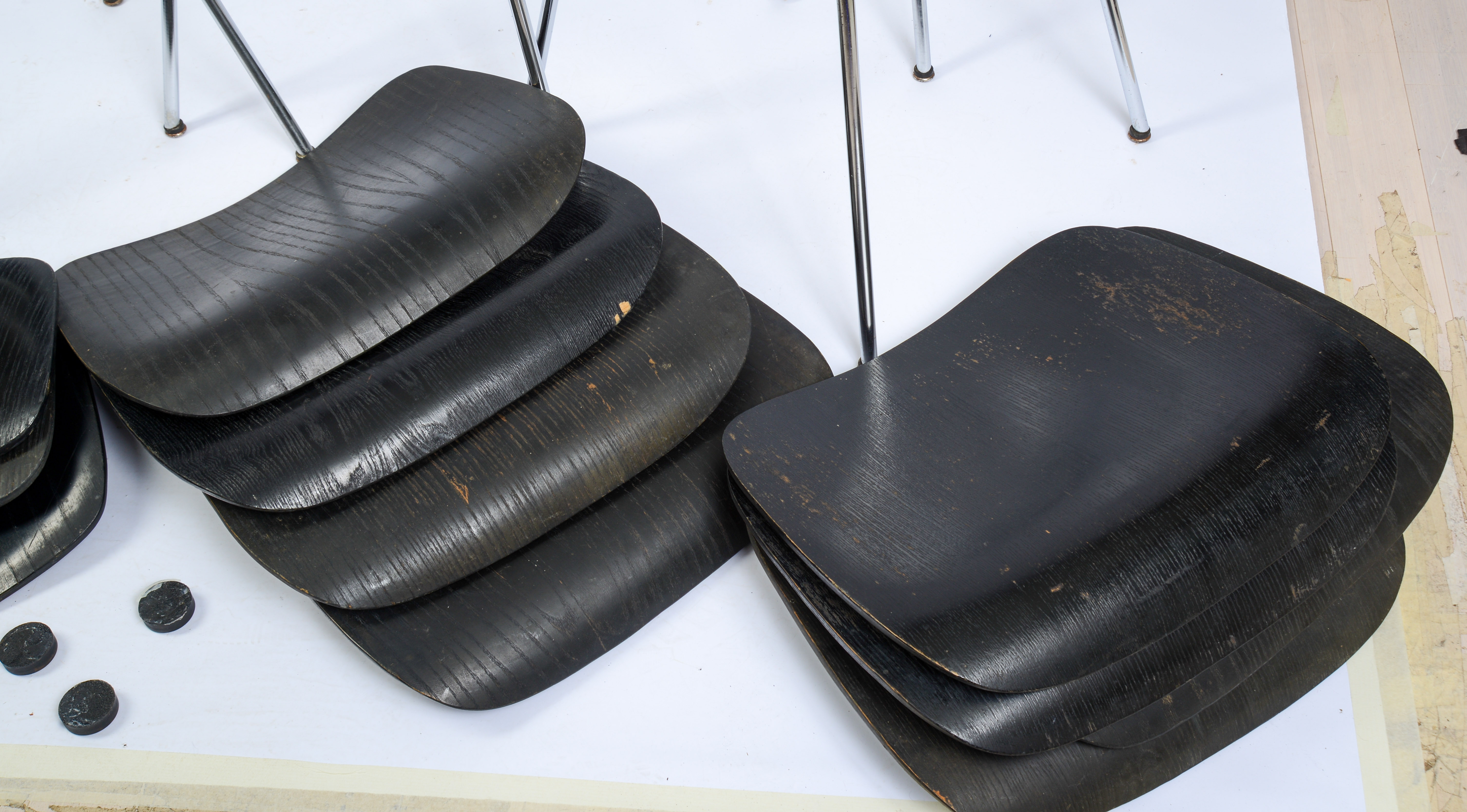 EIGHT HERMAN MILLER DCM CHAIRS.