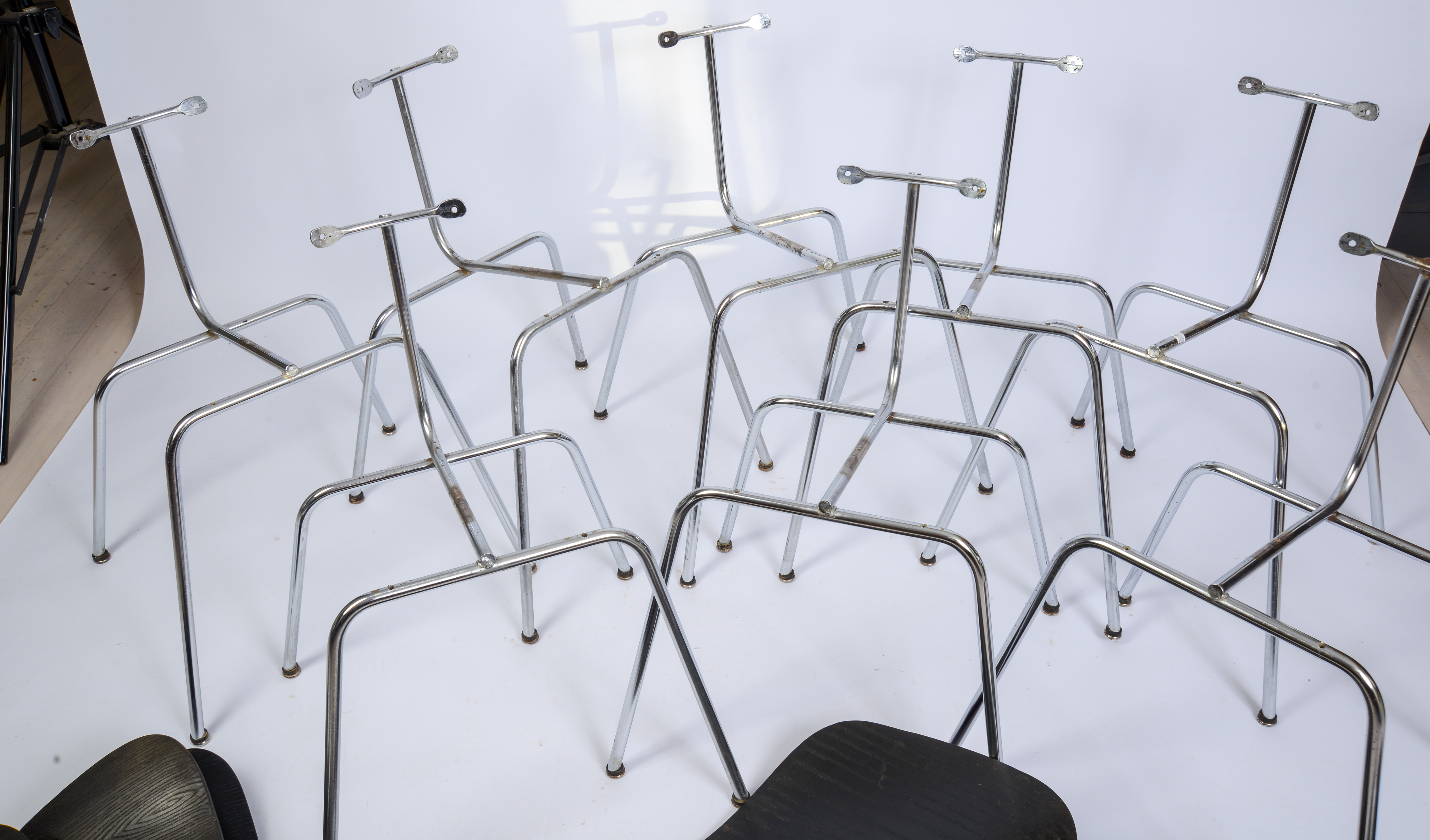 EIGHT HERMAN MILLER DCM CHAIRS.
