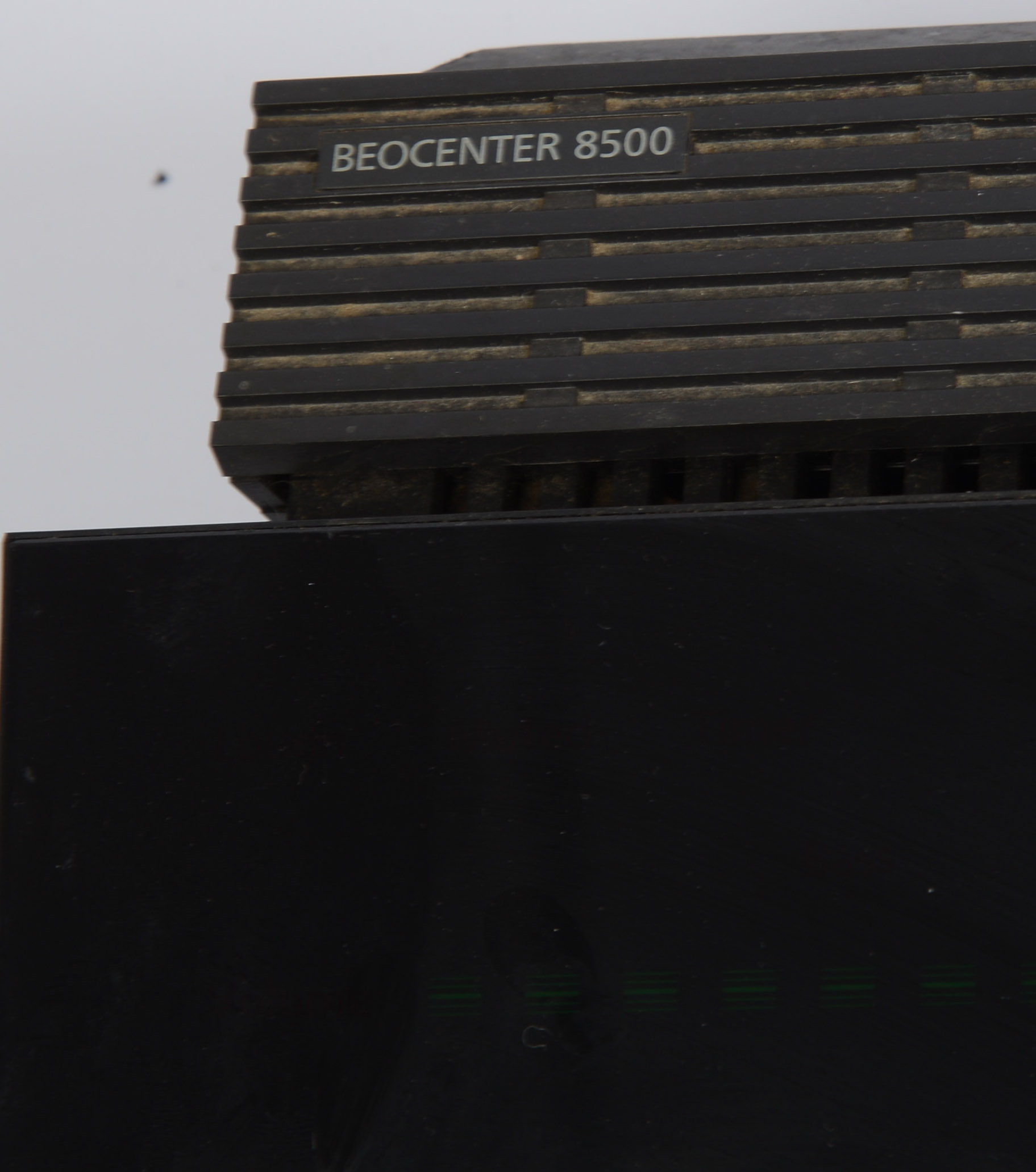 BANGS & OLUFSEN BEOCENTER 8500 MUSIC CENTER.