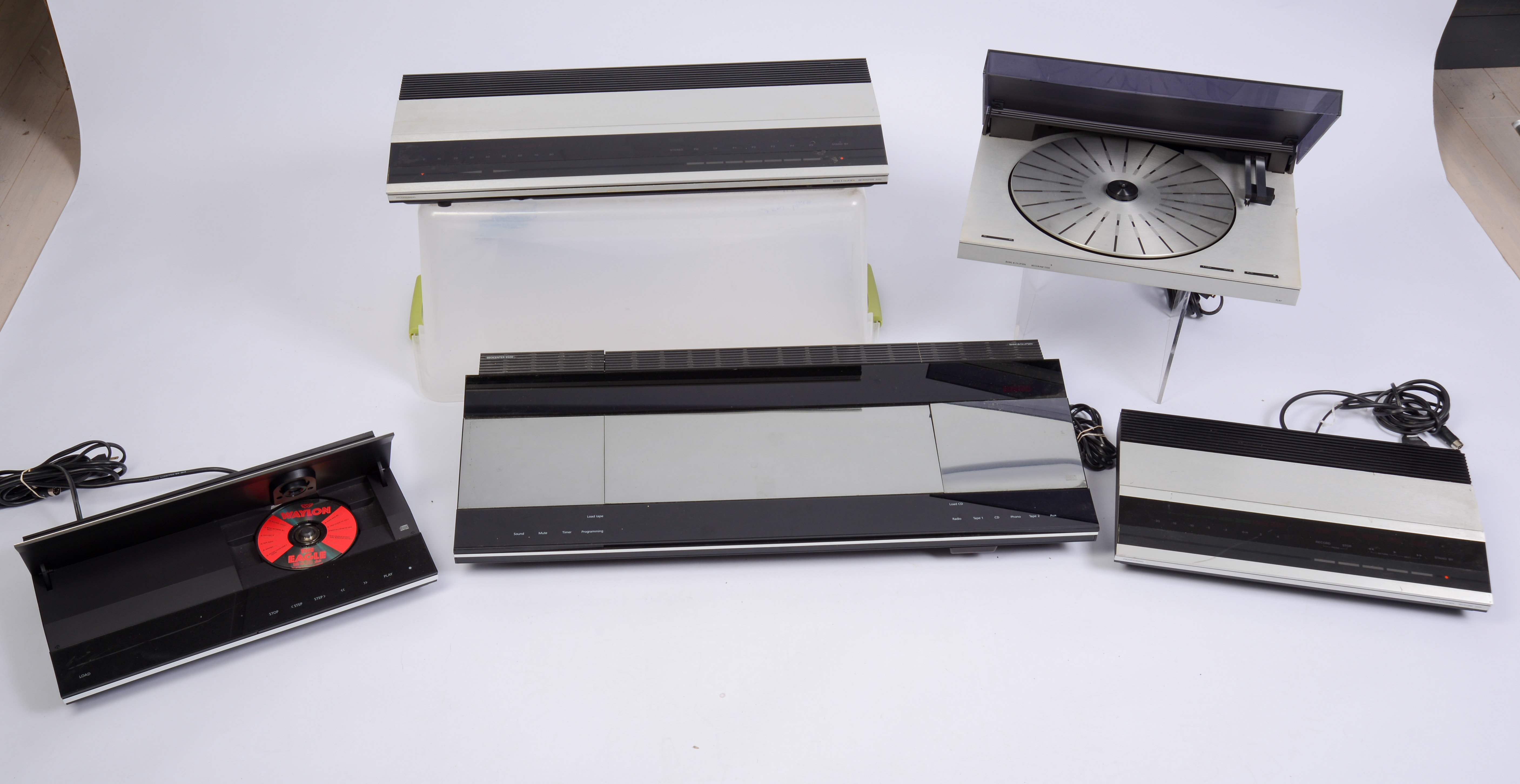 GROUP OF BANGS & OLUFSEN STEREO EQUIPMENT.