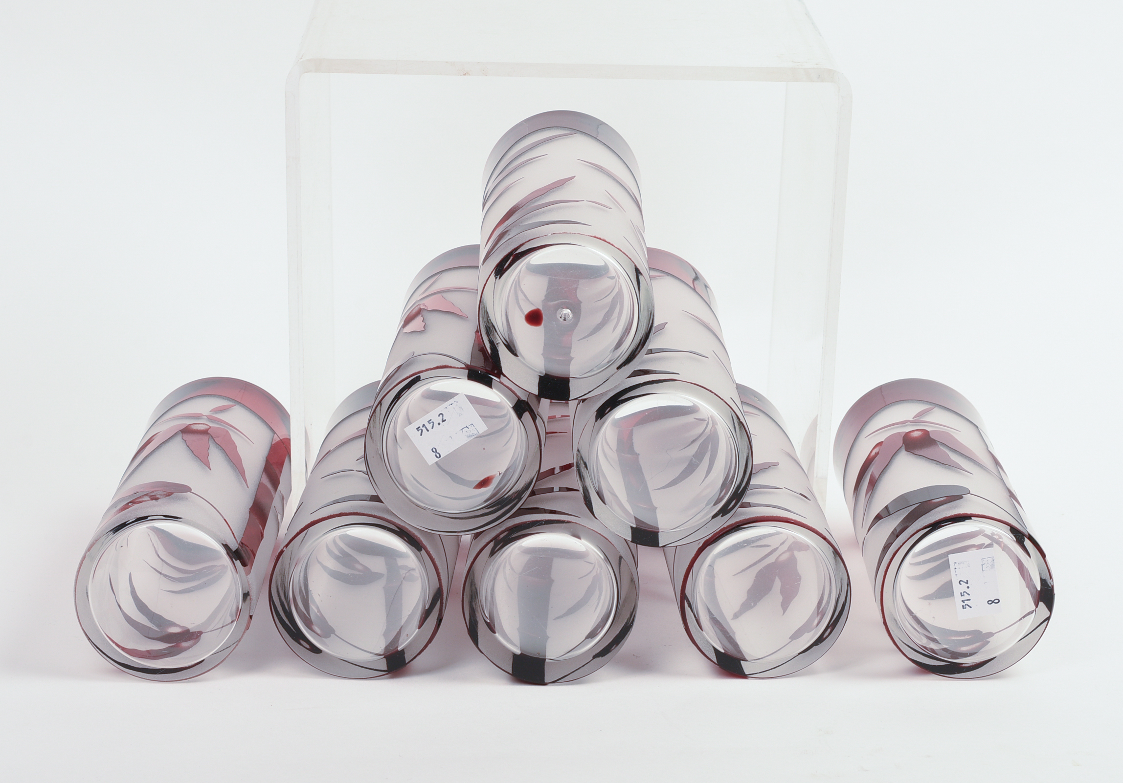 EIGHT MID CENTURY RED AND FROSTED GLASSES.