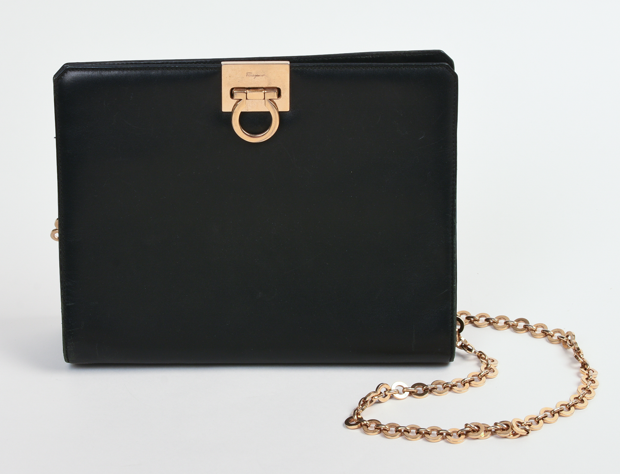 FERRAGAMO PATENT LEATHER PURSE.