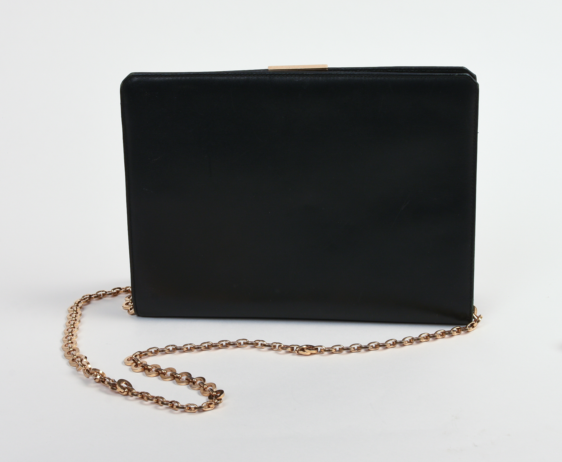 FERRAGAMO PATENT LEATHER PURSE.